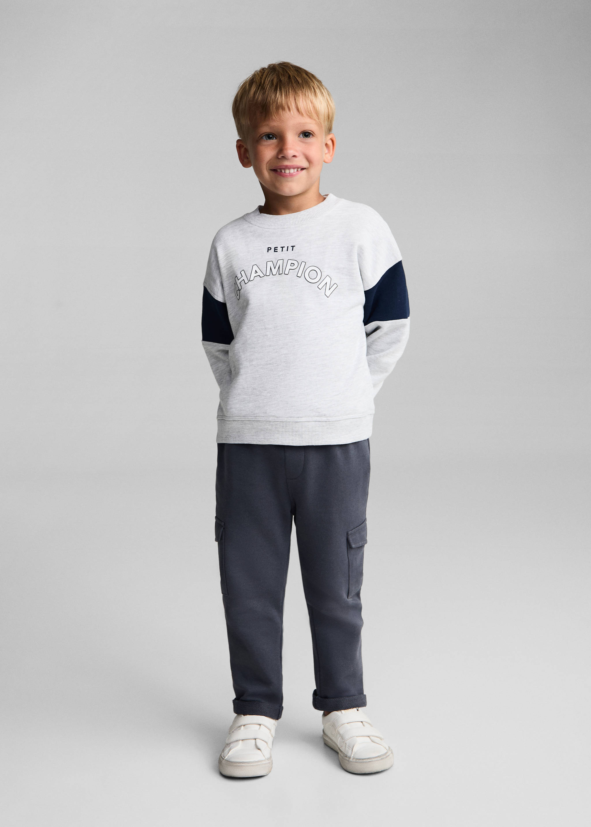 Cotton jogger cargo trousers - General plane