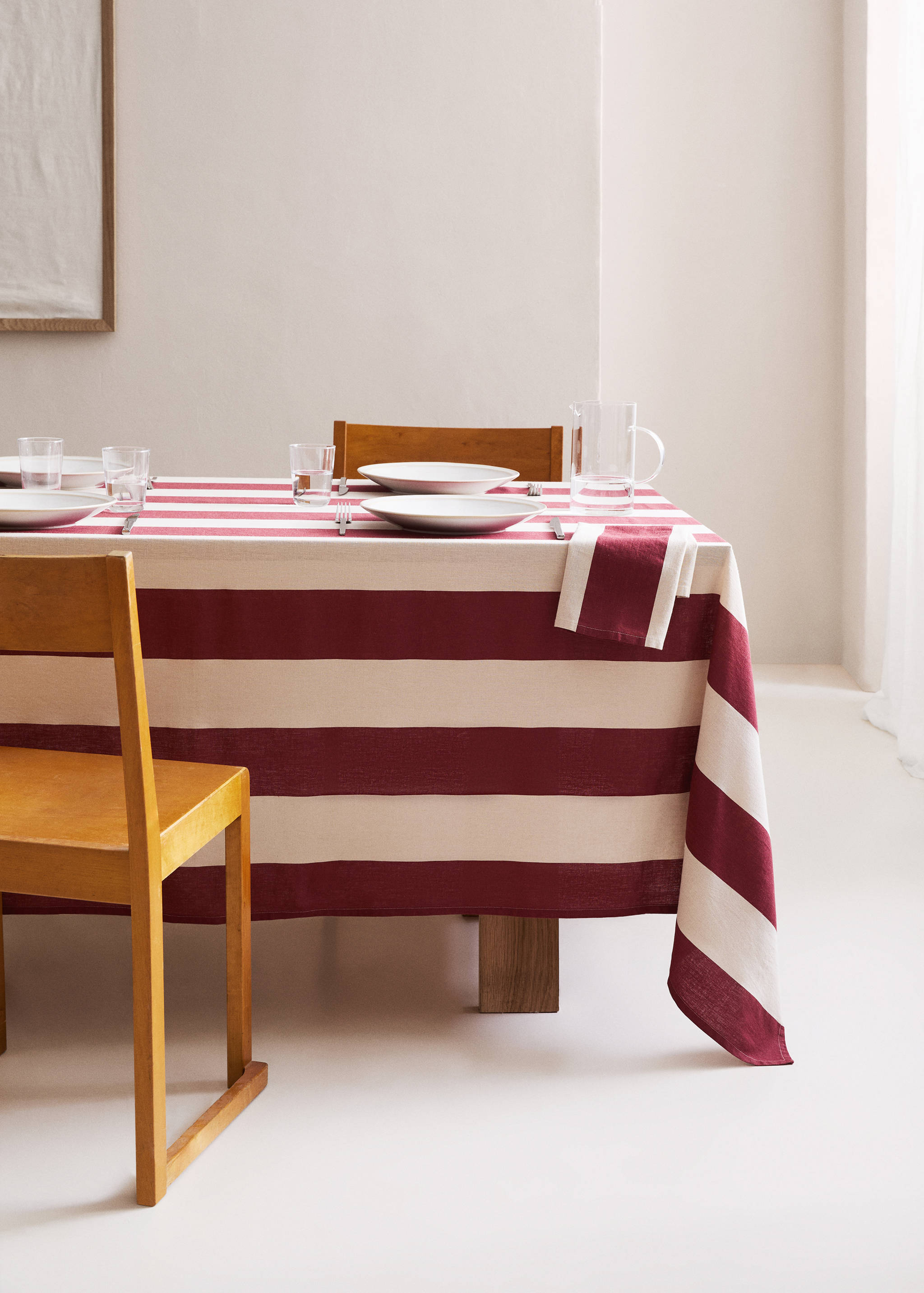 Linen cotton striped tablecloth for 6 to 8 diners - General plane