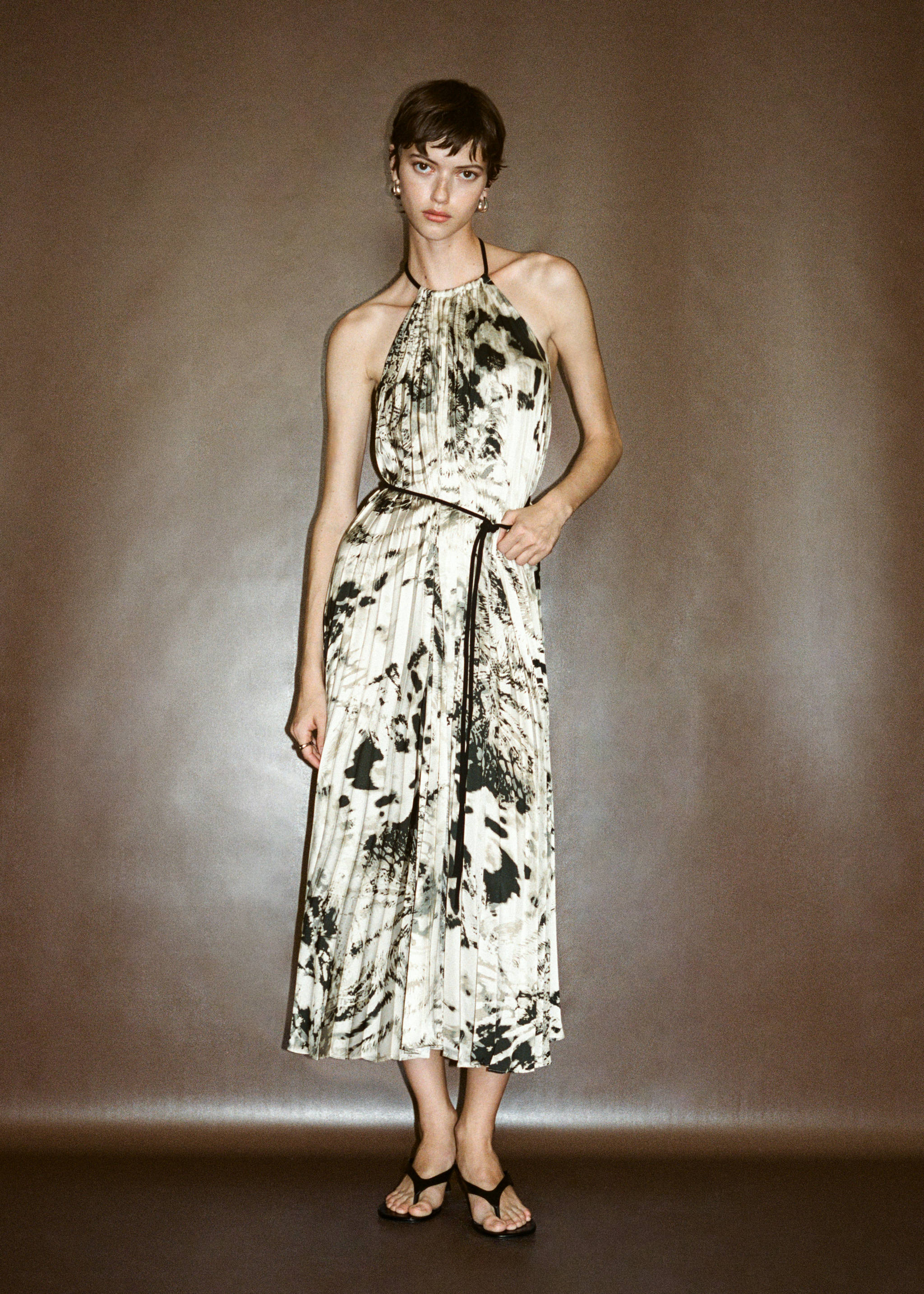 Robe plissée en imprimé animal - Détail de l'article 3, Écru. Ref: 77093294-00.