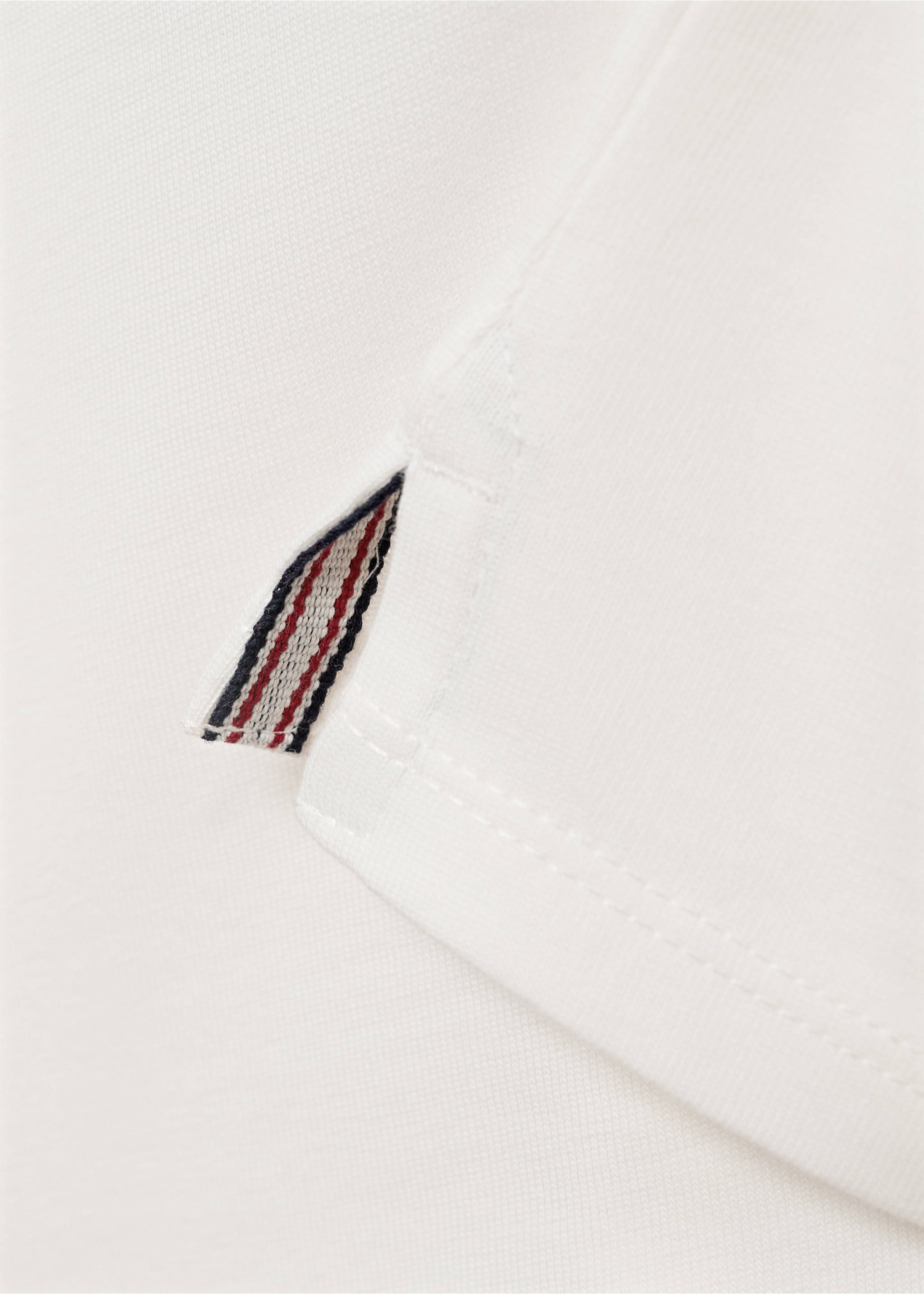 Polo algodón estampado - Detalle del artículo 8, Blanco roto. Ref: 77093666-00.