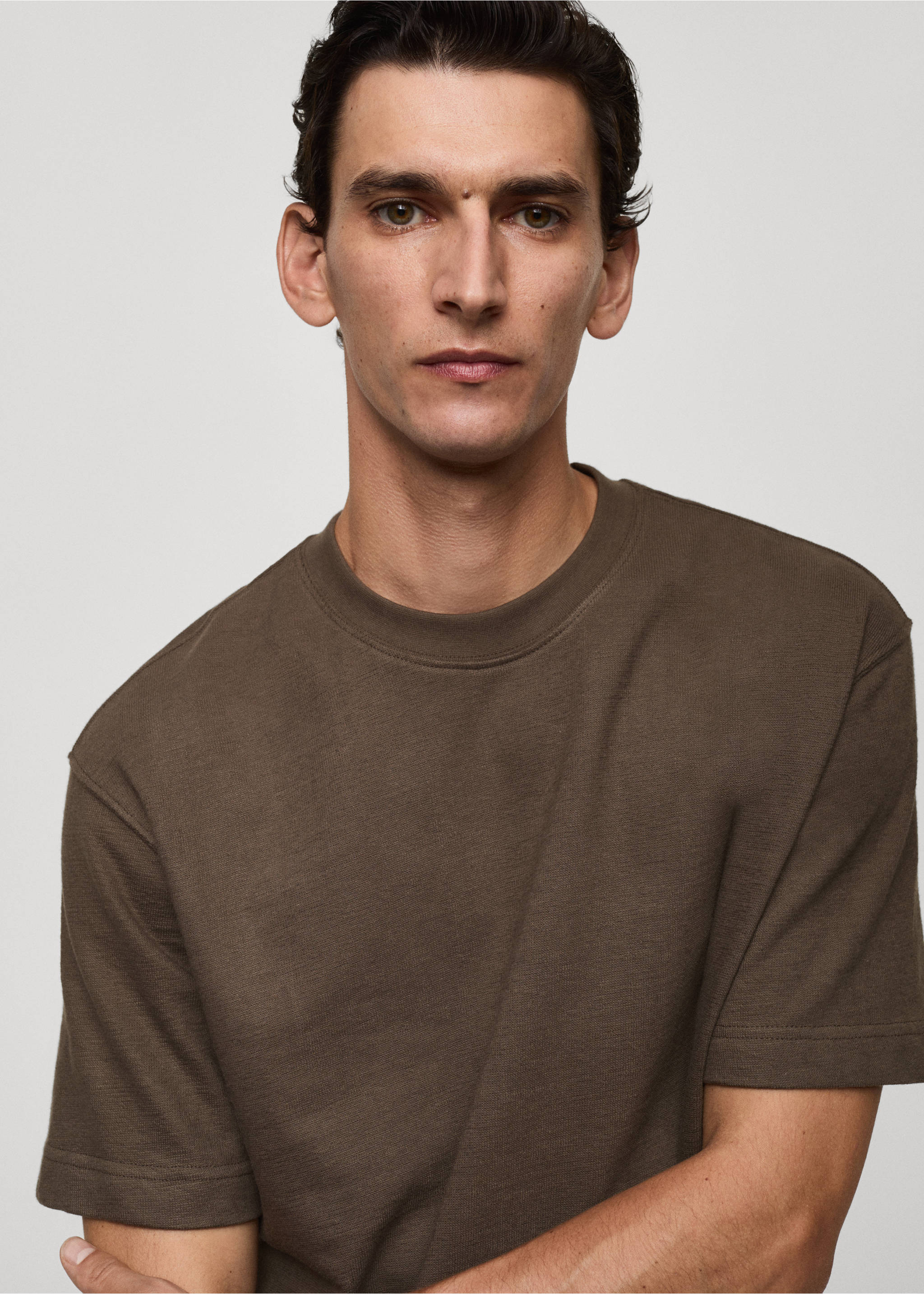 100% cotton relaxed-fit t-shirt - Details of the article 1, Khaki. Ref: 77093673-00.
