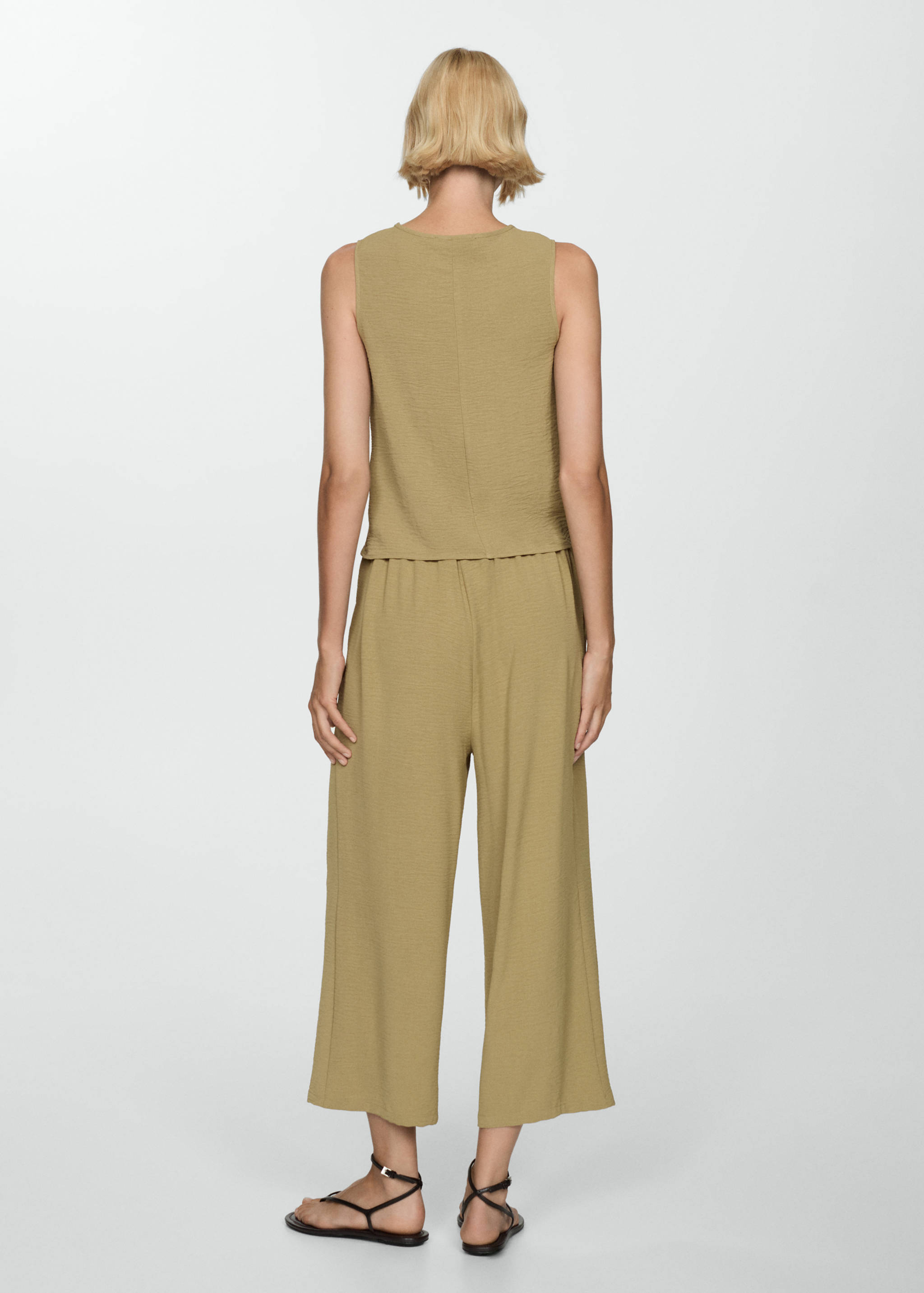 Textured top with knot detail - Reverse of the article