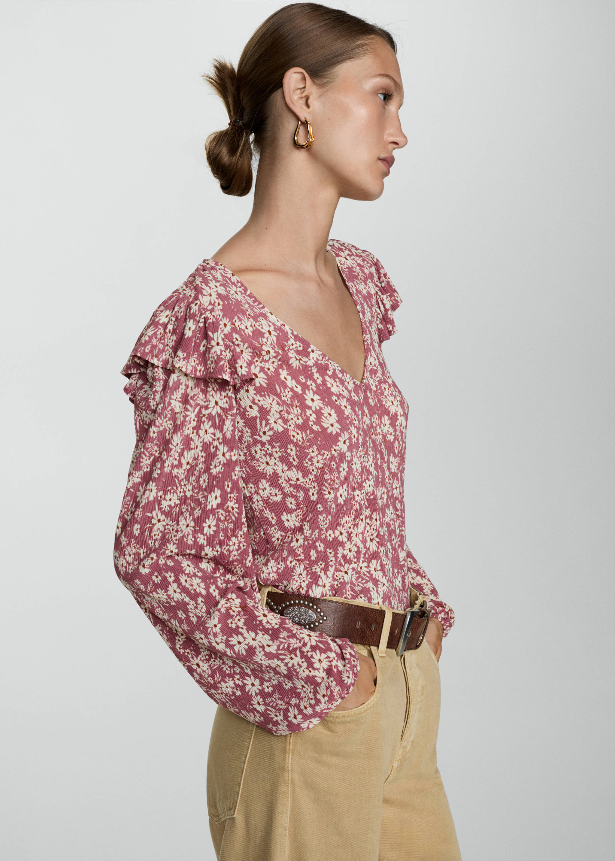 Ruffles printed blouse - Details of the article 2, Pink. Ref: 77094027-00.