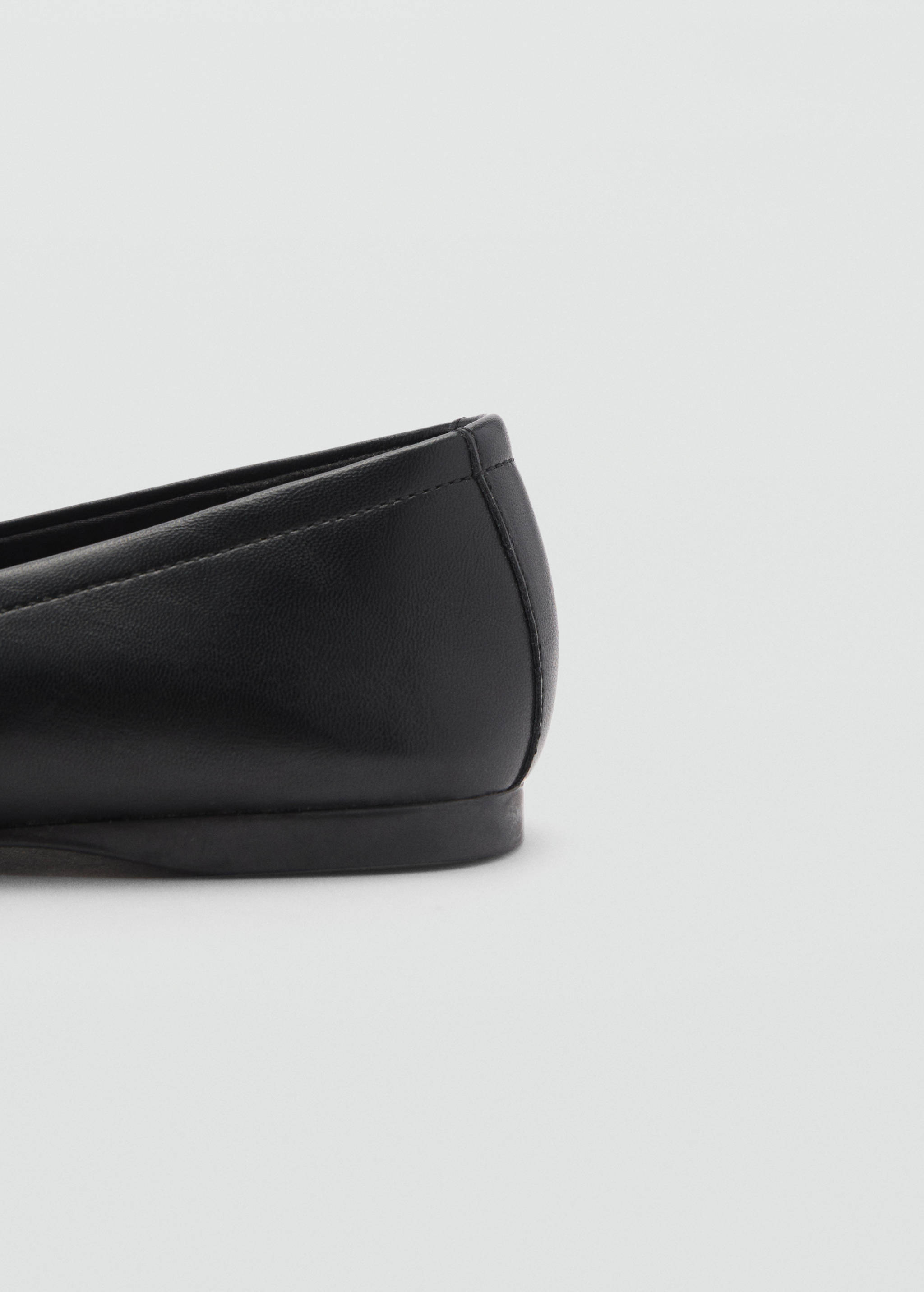 Ballerina met bandjes en studs - Detail van het artikel 1