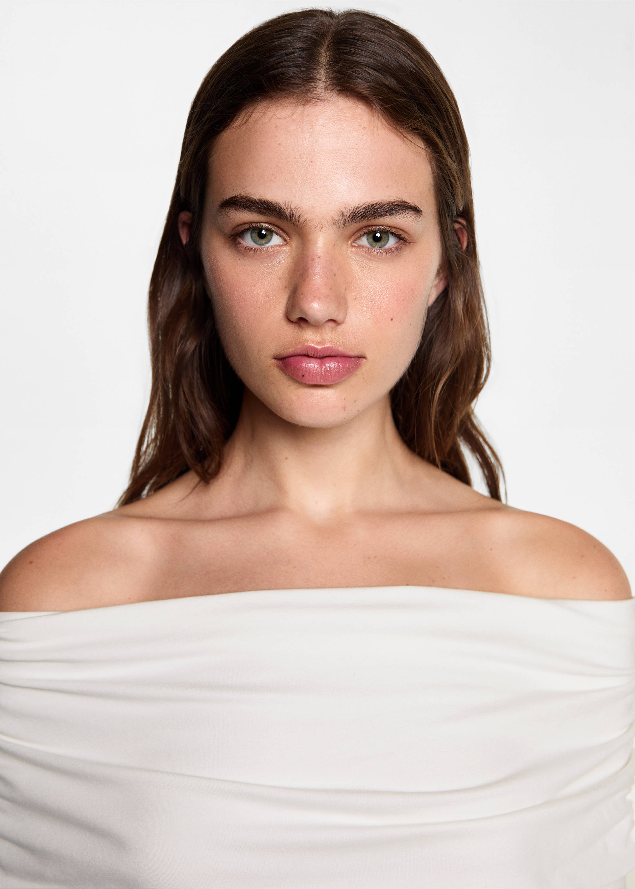 Koszulka off shoulder - Szczegóły artykułu 1, Złamana biel. Ref: 77094040-00.