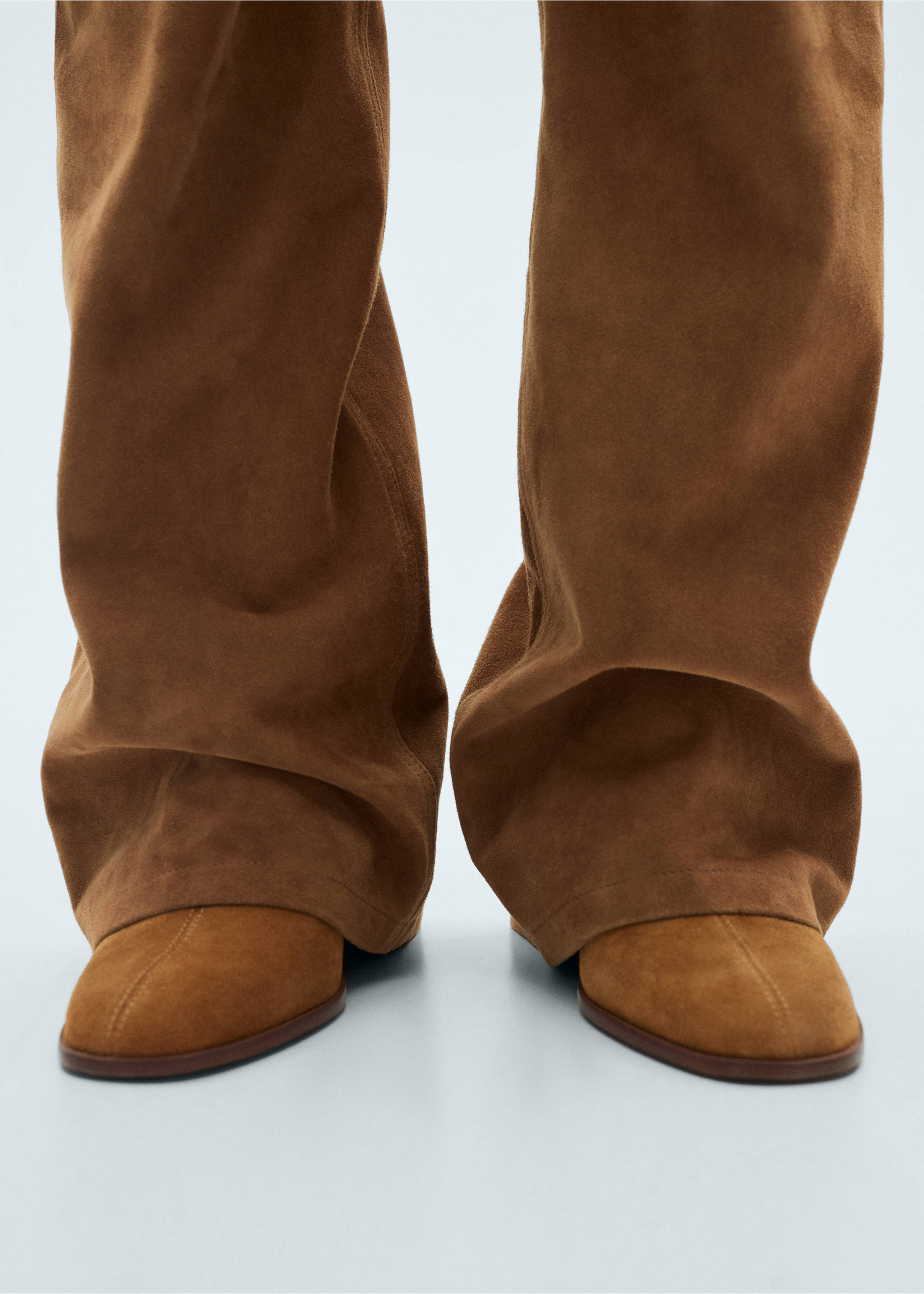 Heel suede ankle boot - Details of the article 9, Medium Brown. Ref: 77094051-00.