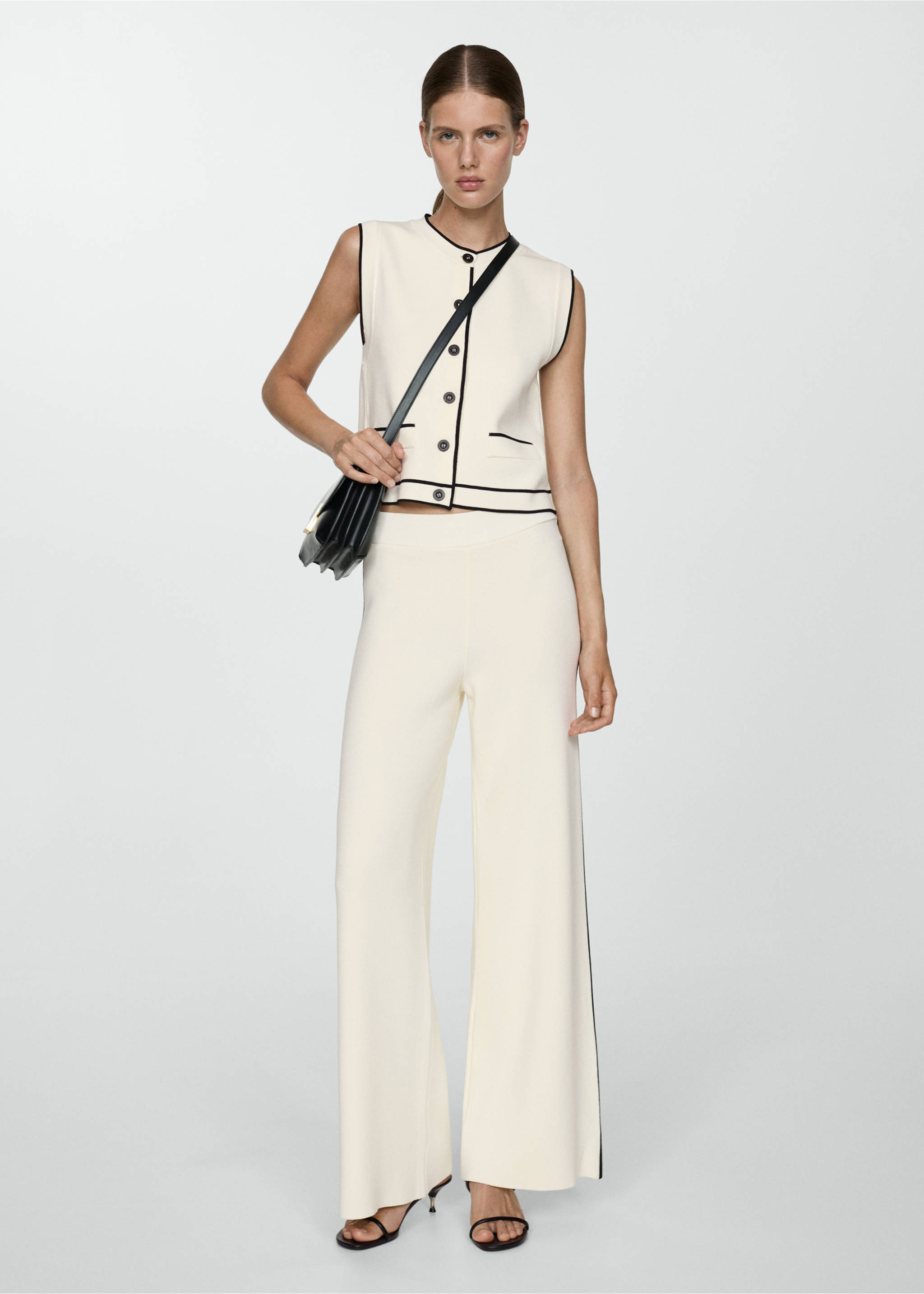 Knitted waistcoat with contrast piping - General plane, Ecru. Ref: 77094056-00.