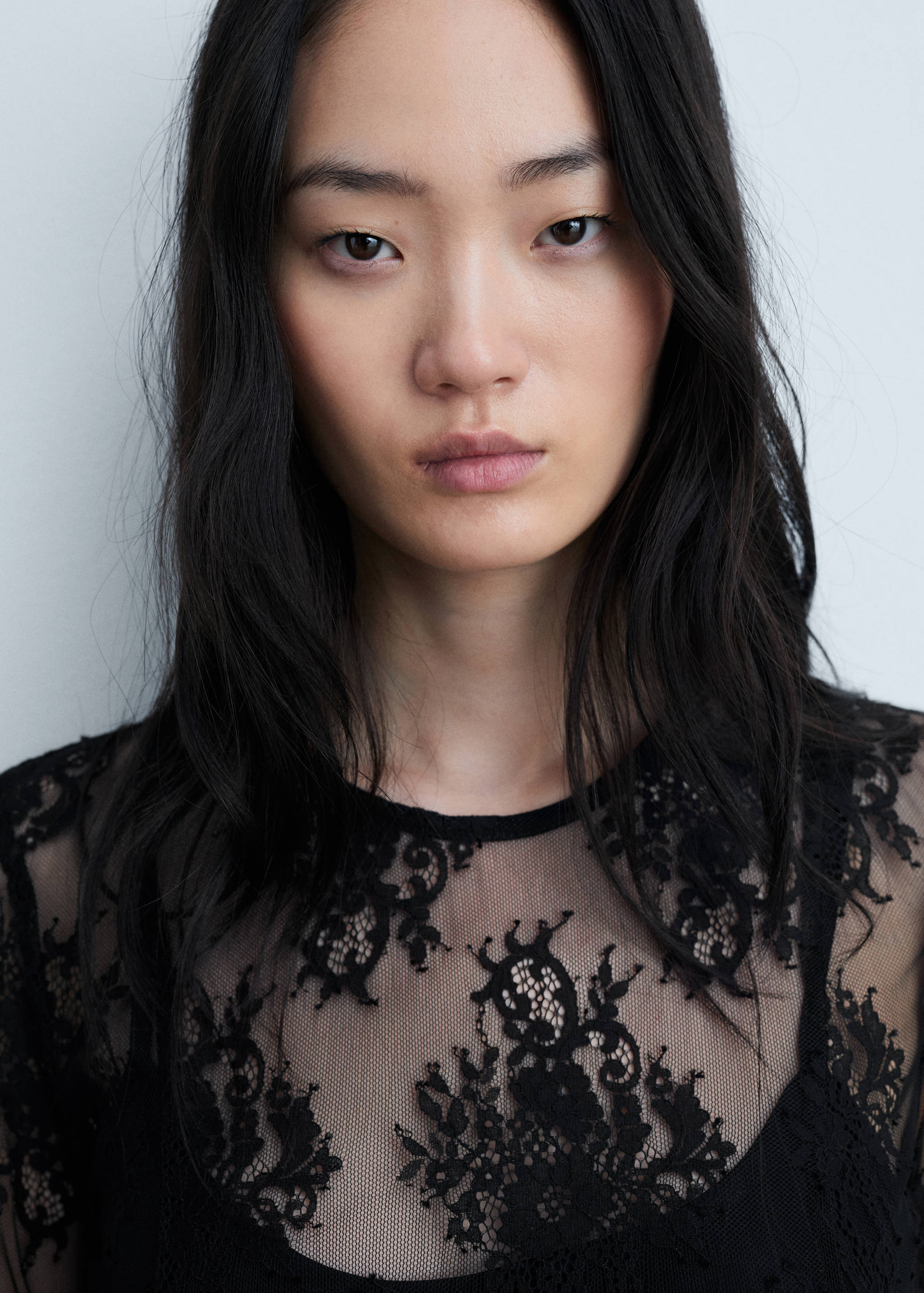 Félig átlátszó, csipkés, hosszú ruha - A termék adatai 1