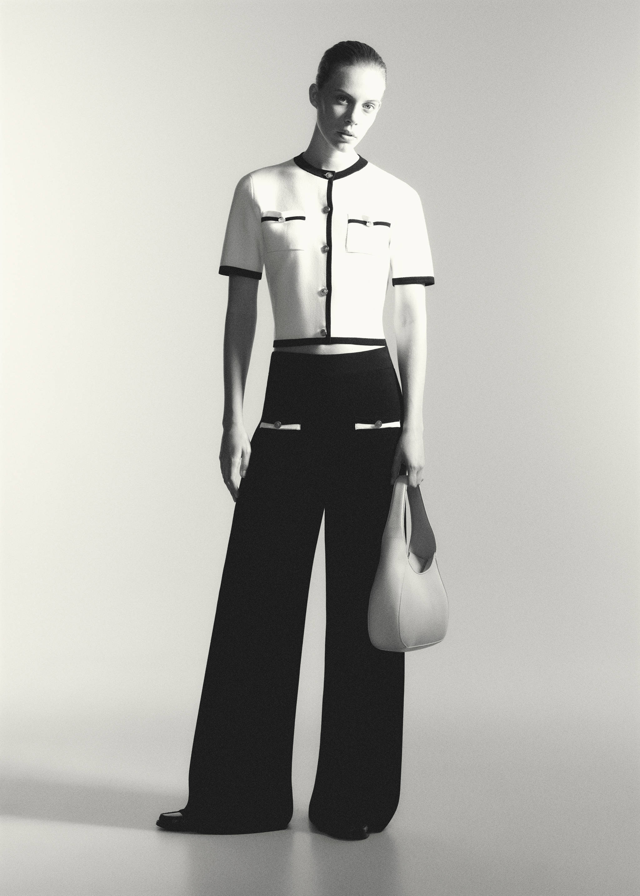 Straight-fit trousers with contrasting piping - Details of the article 7