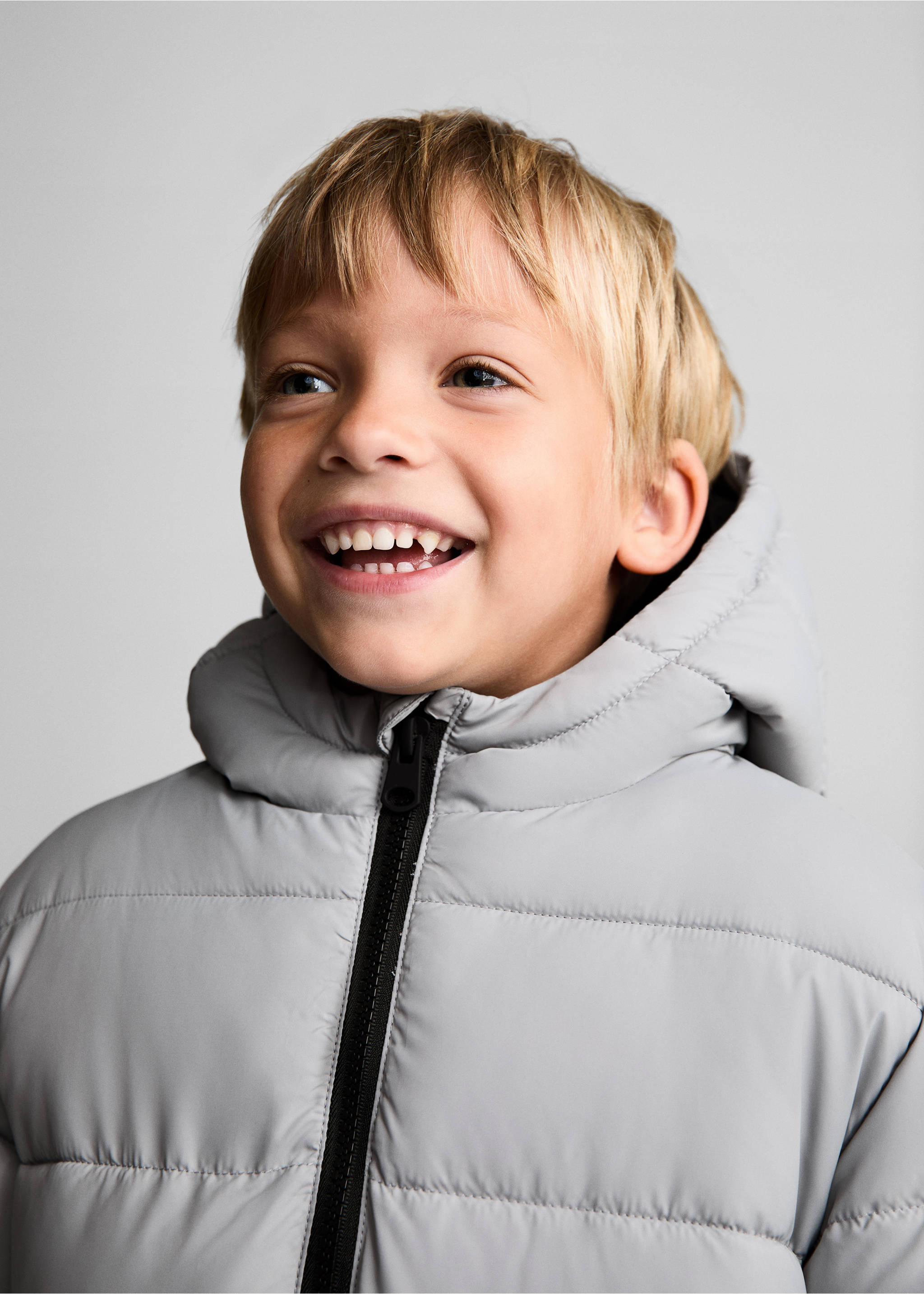 Hood puffer coat - Details of the article 1, Light/Pastel Grey. Ref: 77094435-00.