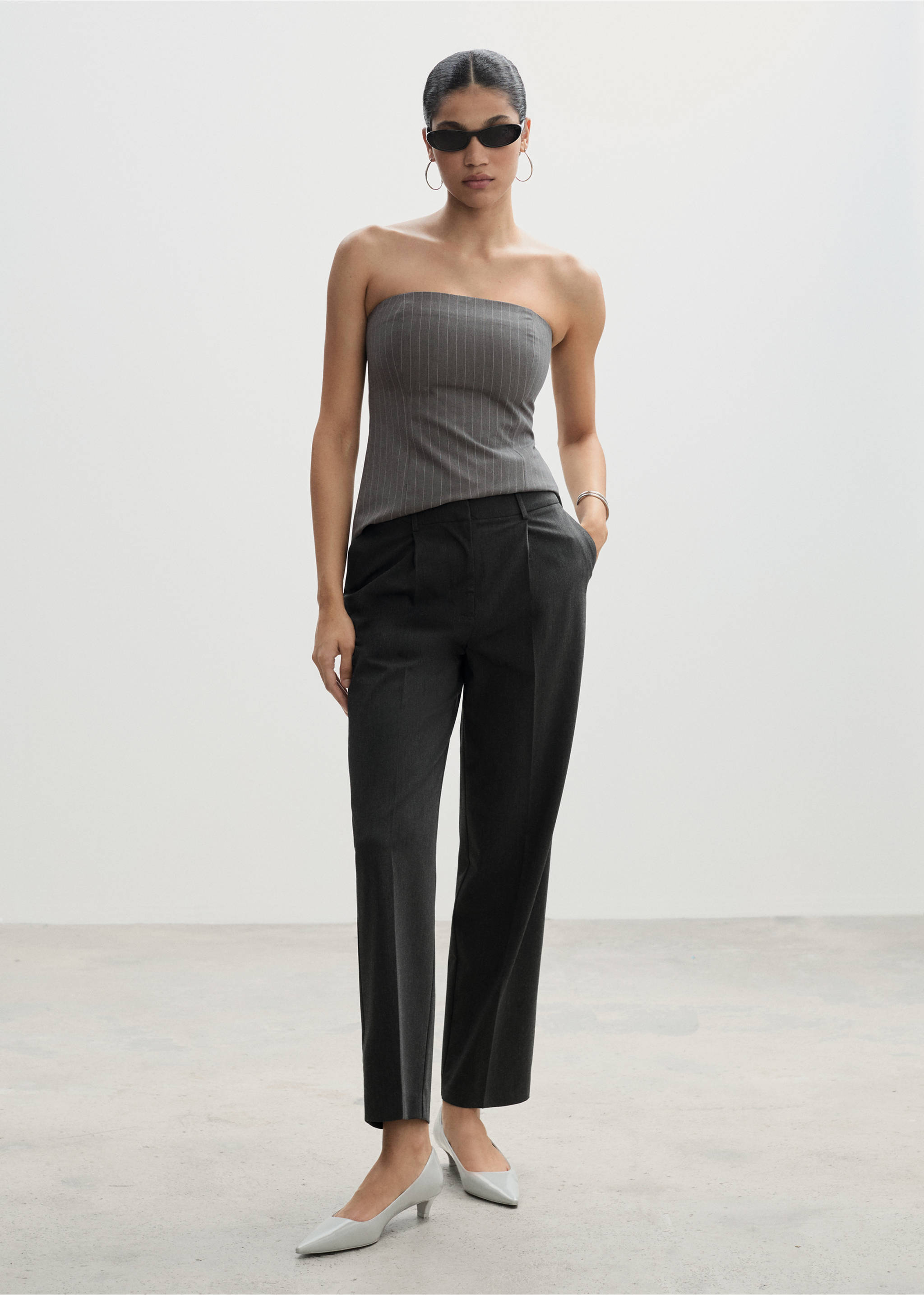 Straight-fit pleated trousers - General plane, Grey. Ref: 77094438-00.