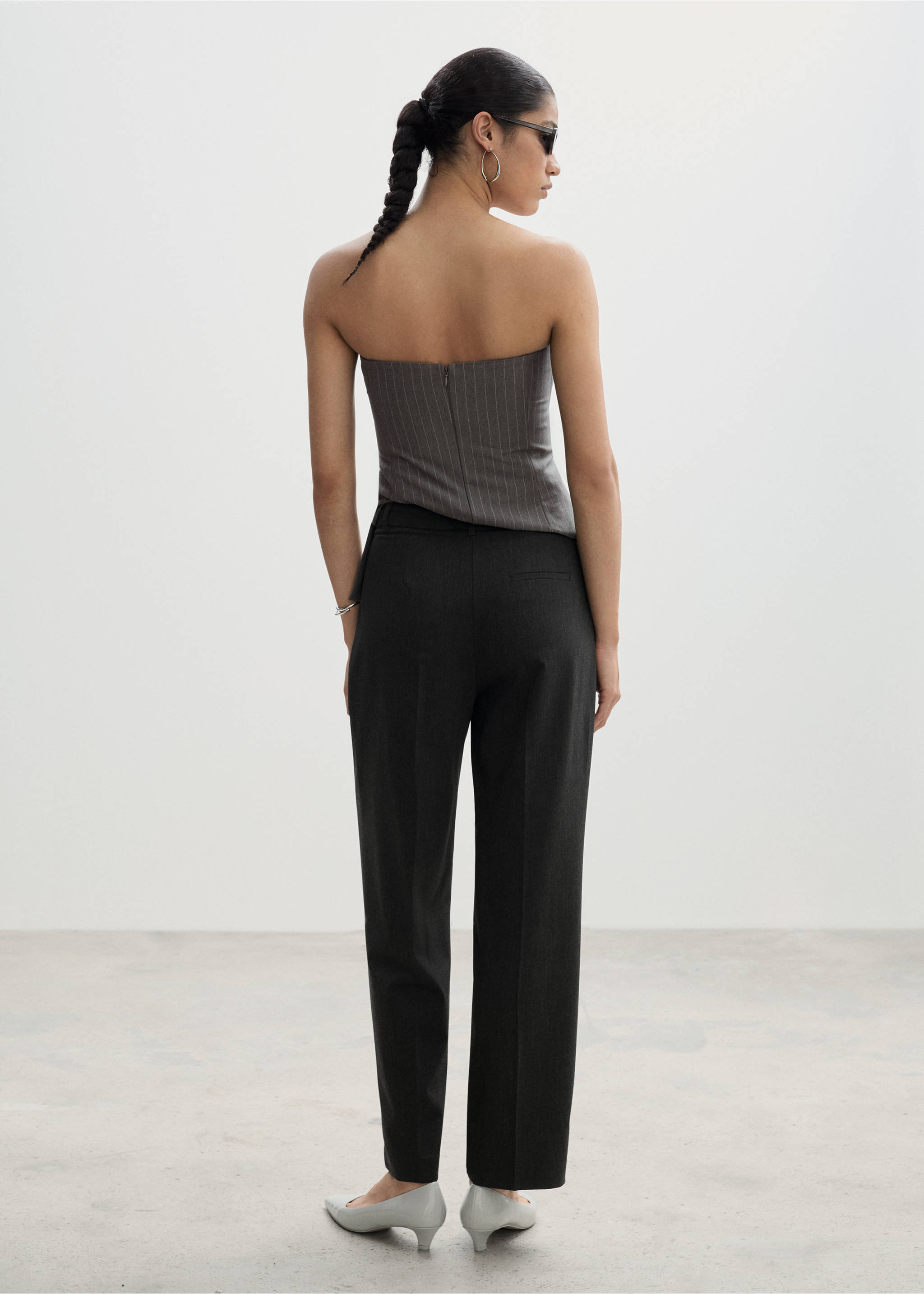 Straight-fit pleated trousers - Reverse of the article, Grey. Ref: 77094438-00.