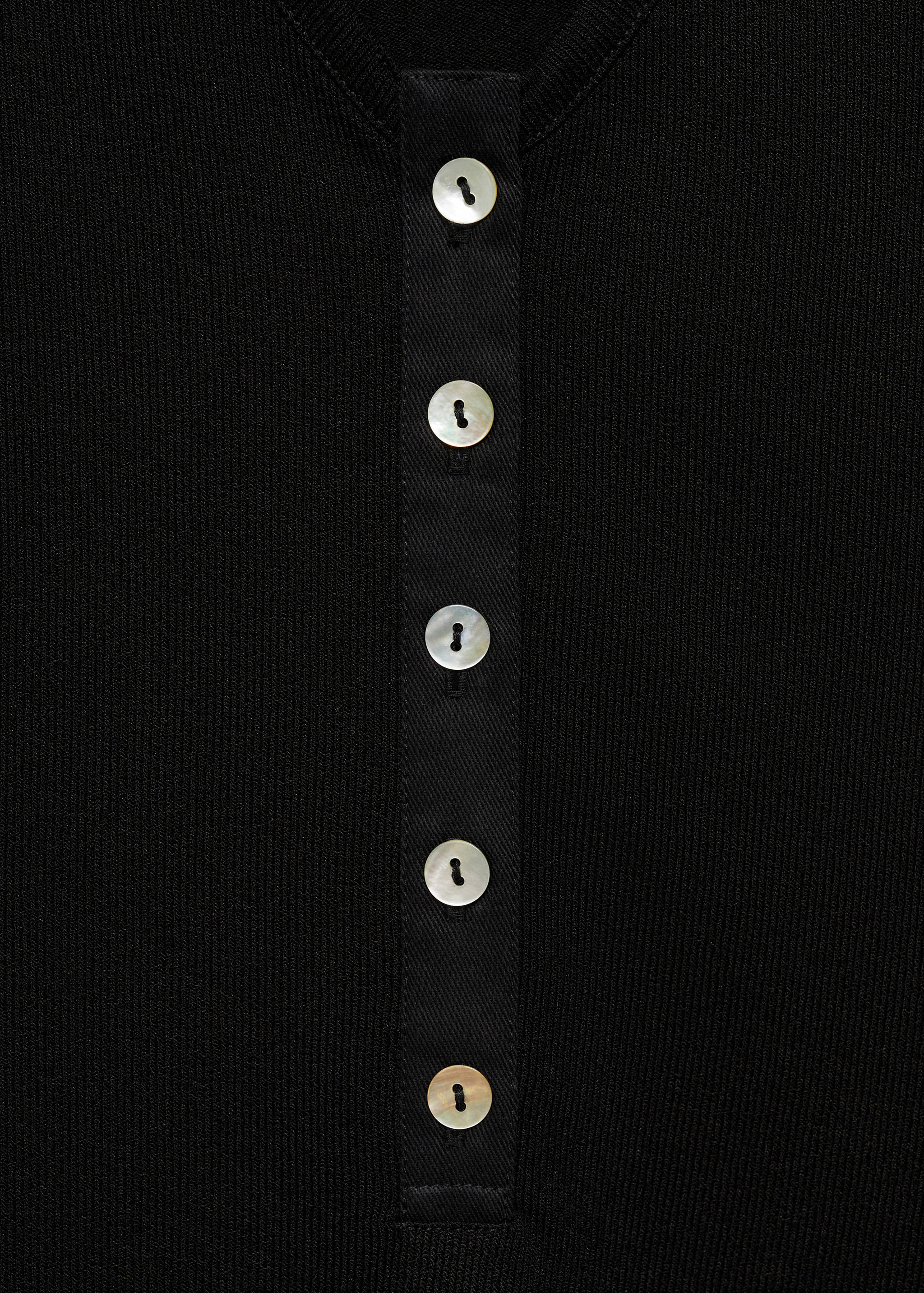 Body met V-hals en knopen - Detail van het artikel 8