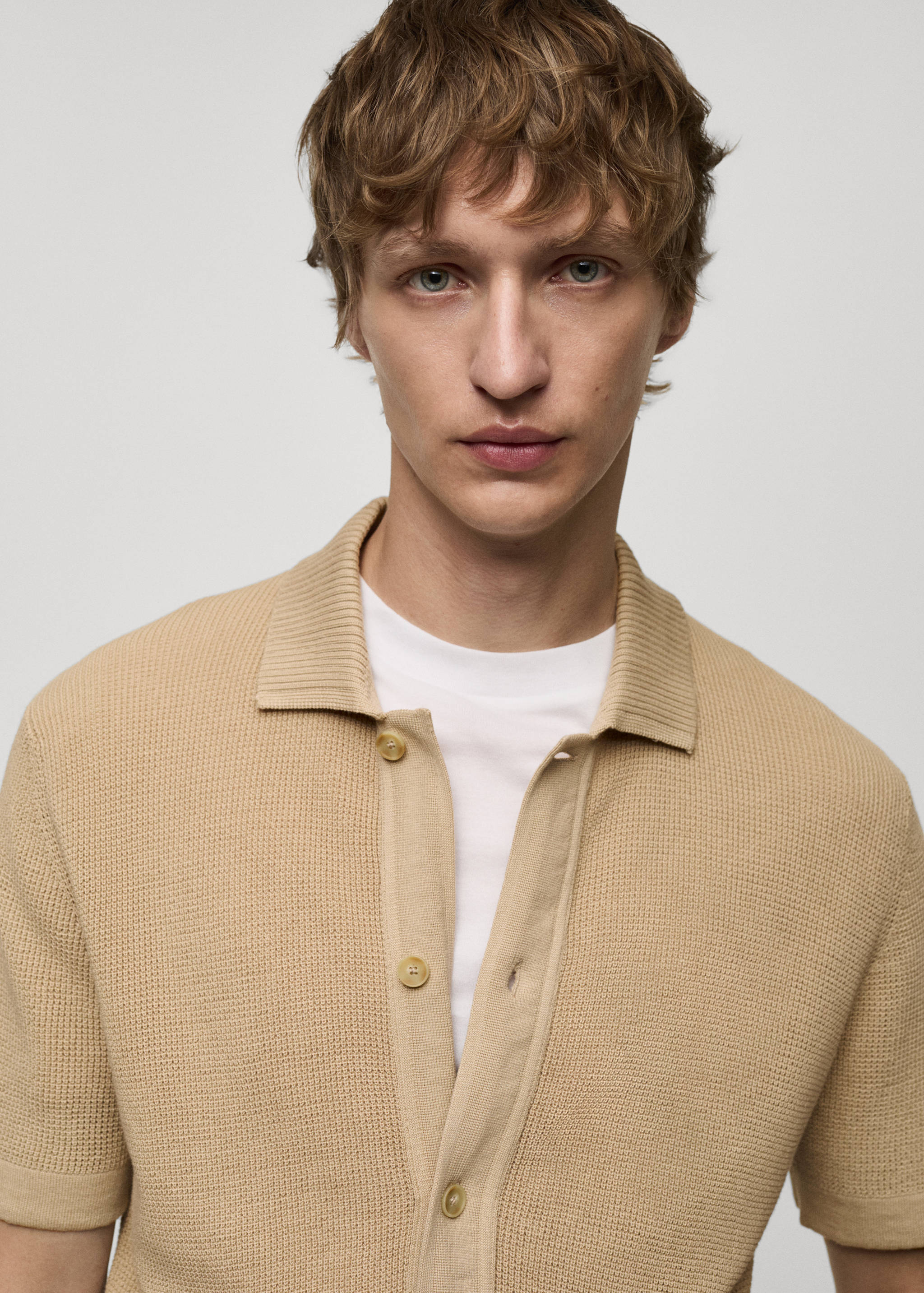 Gebreid poloshirt met microstructuur en knopen - Detail van het artikel 1