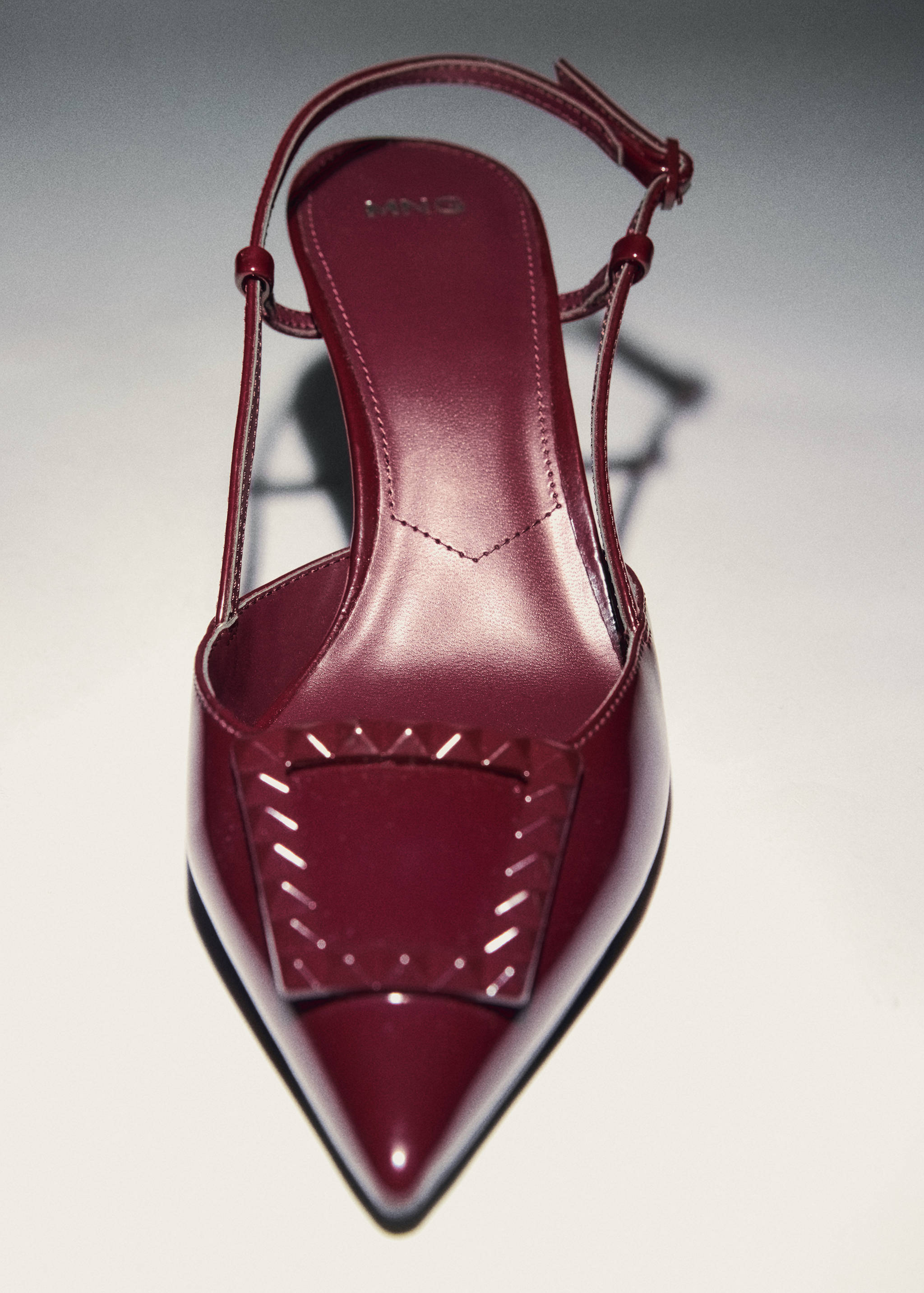 Patent leather slingback-heeled shoes - Details of the article 5