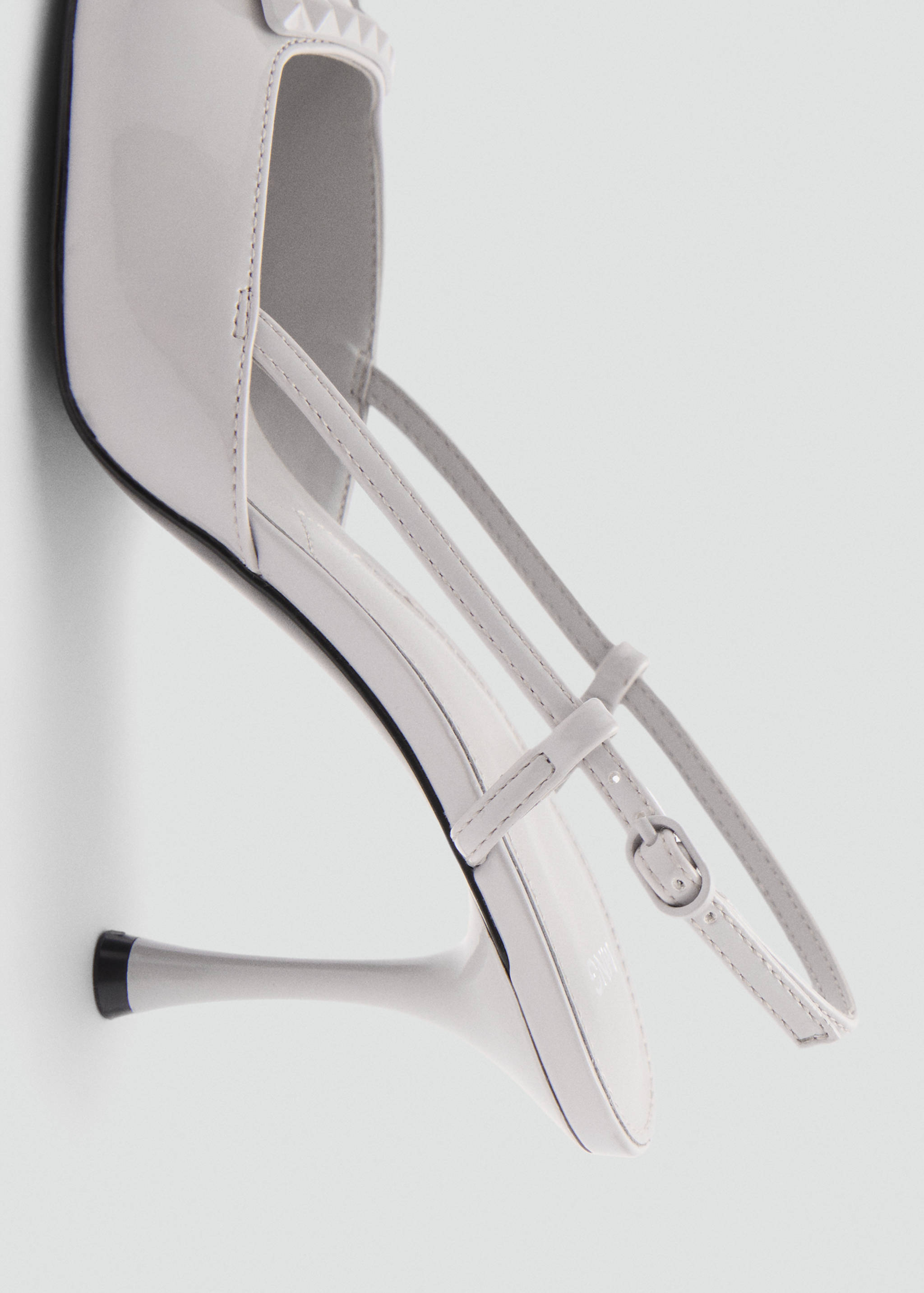 Patent leather slingback-heeled shoes - Details of the article 1