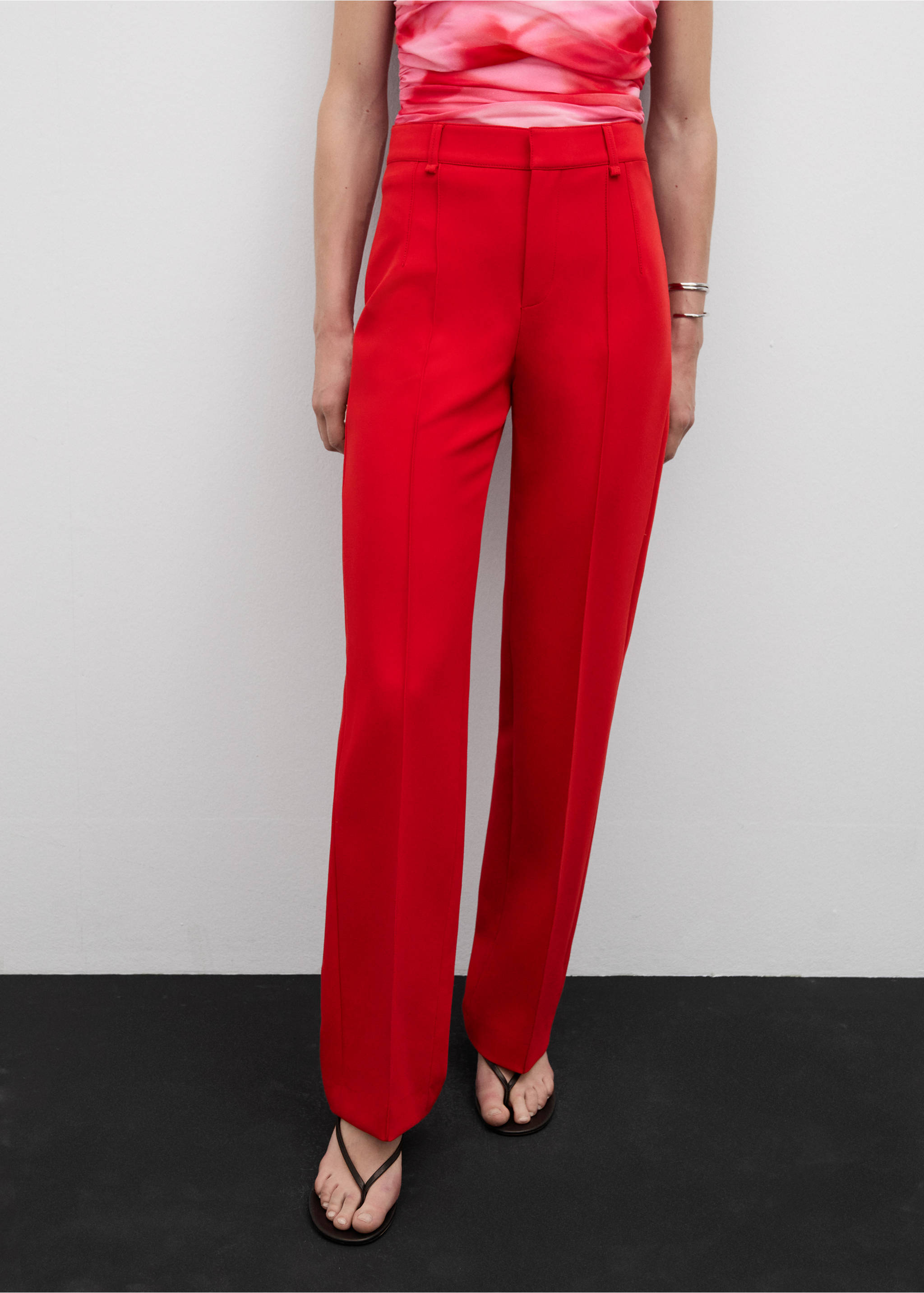 Straight-fit trousers with decorative seams - Medium plane, Red. Ref: 77094453-00.