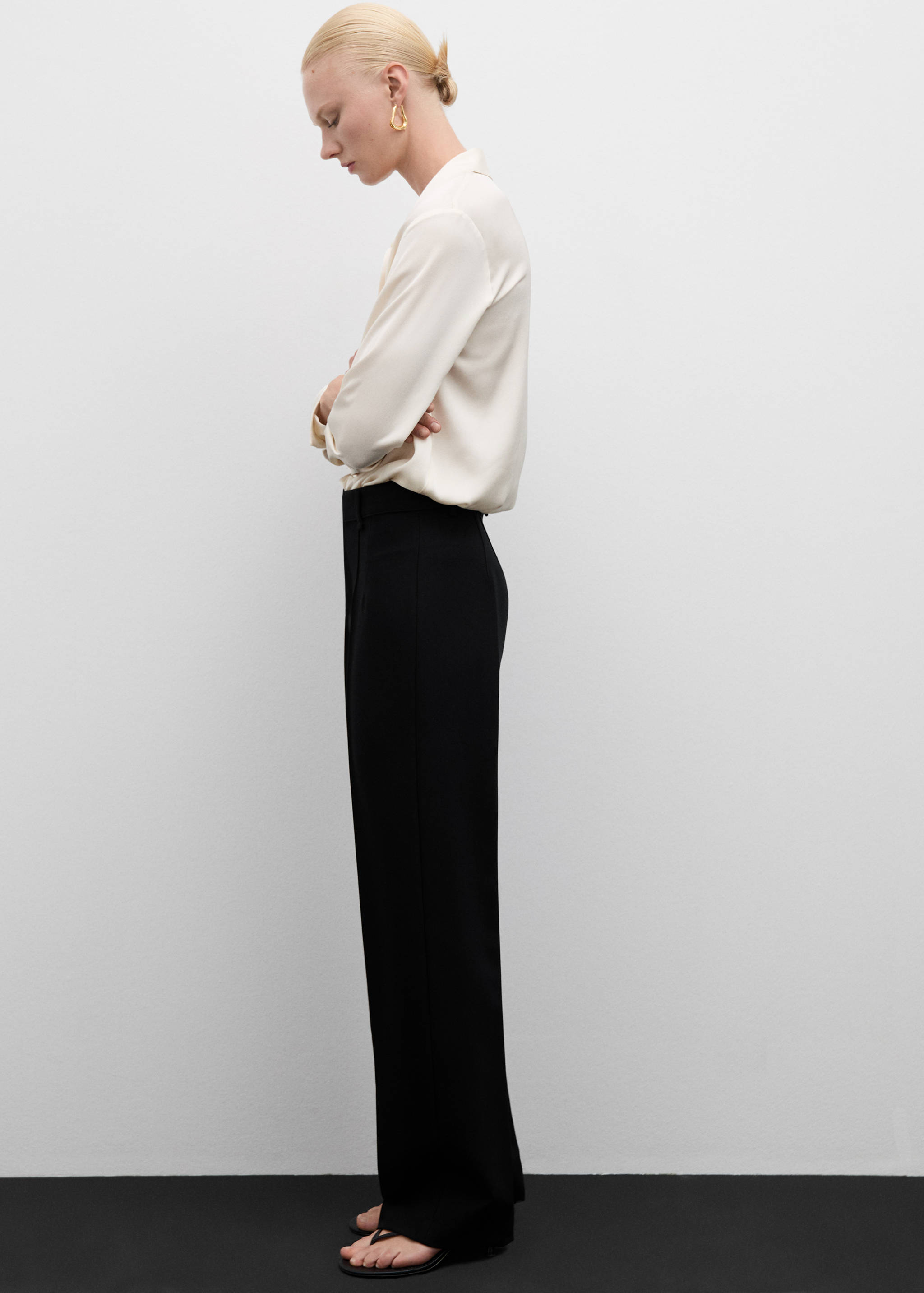 Straight-fit pants with decorative seams - Details of the article 2