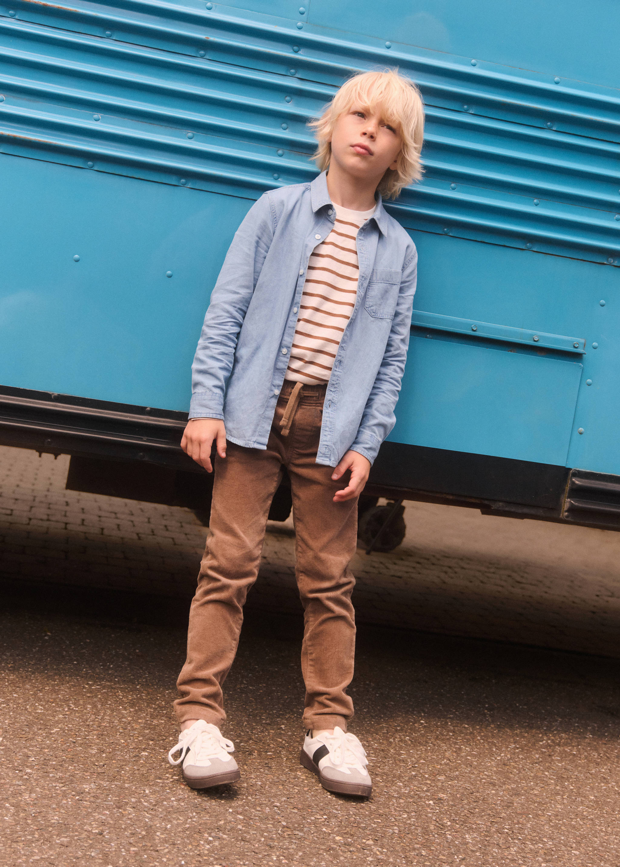 Regular-fit denim shirt - Details of the article 7