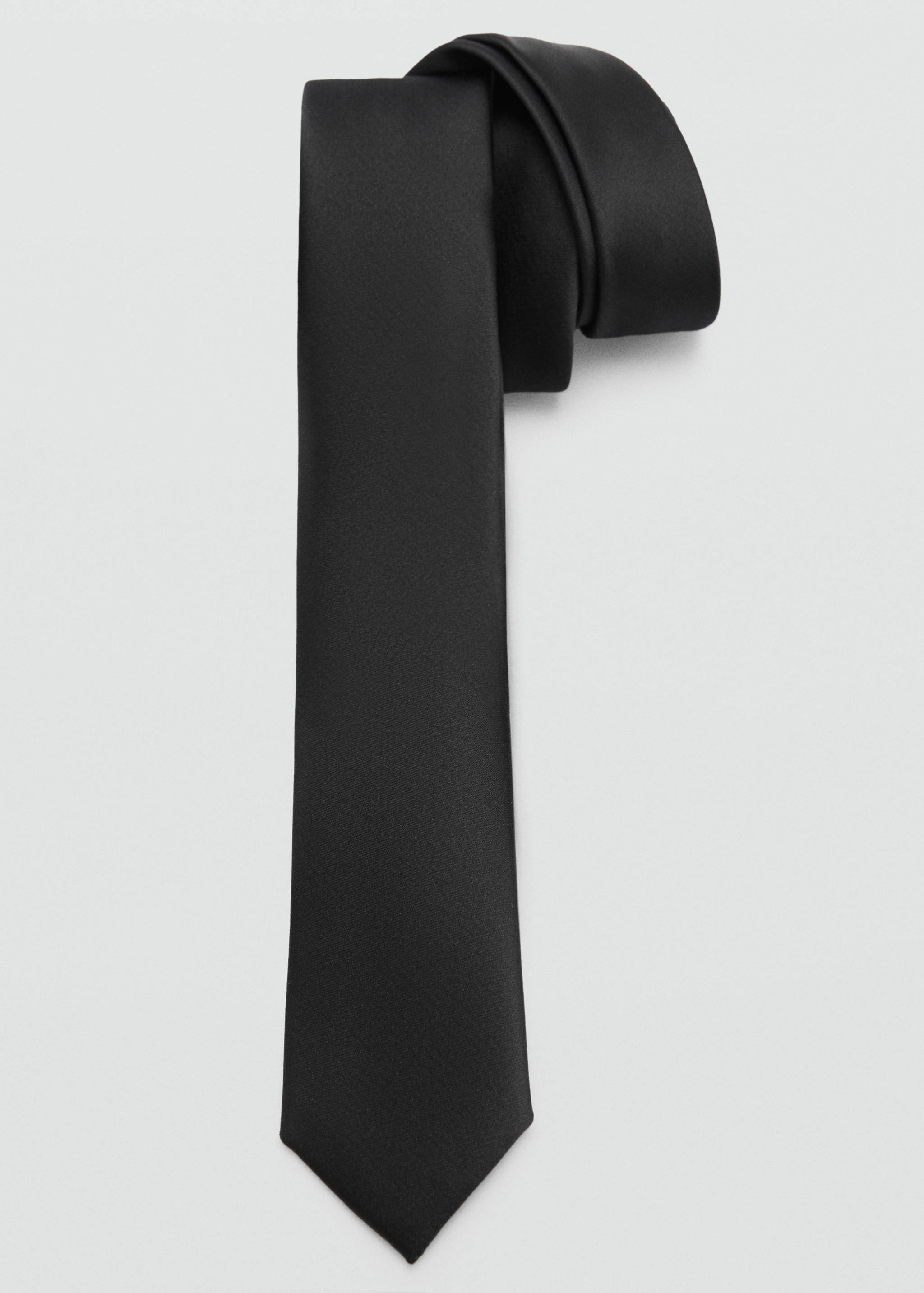 Corbata estrecha - Plano medio