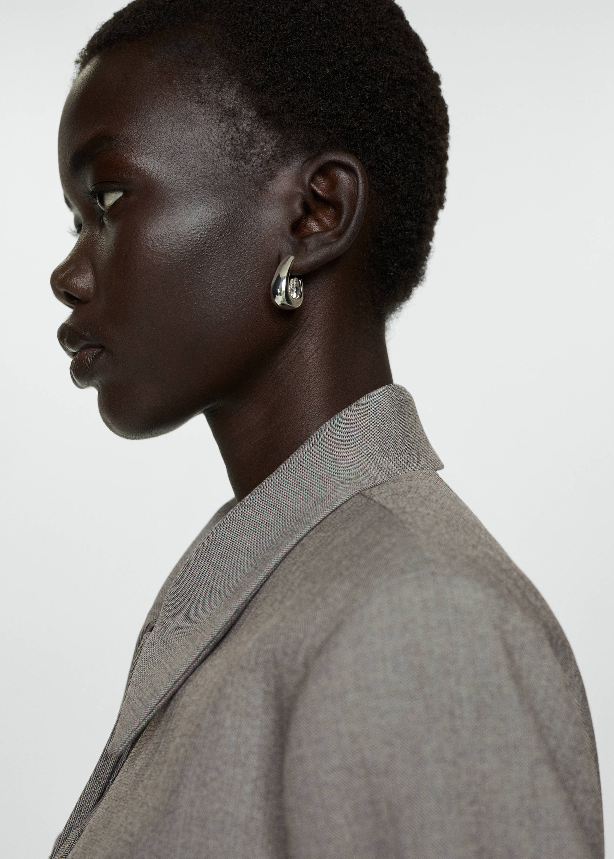 Cropped jacket with pockets - Details of the article 1