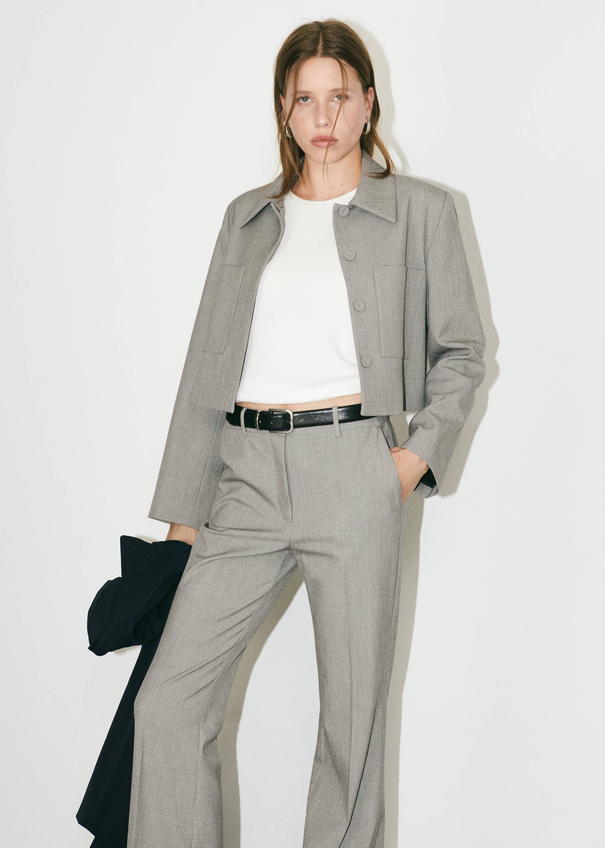 Cropped jacket with pockets - Details of the article 7