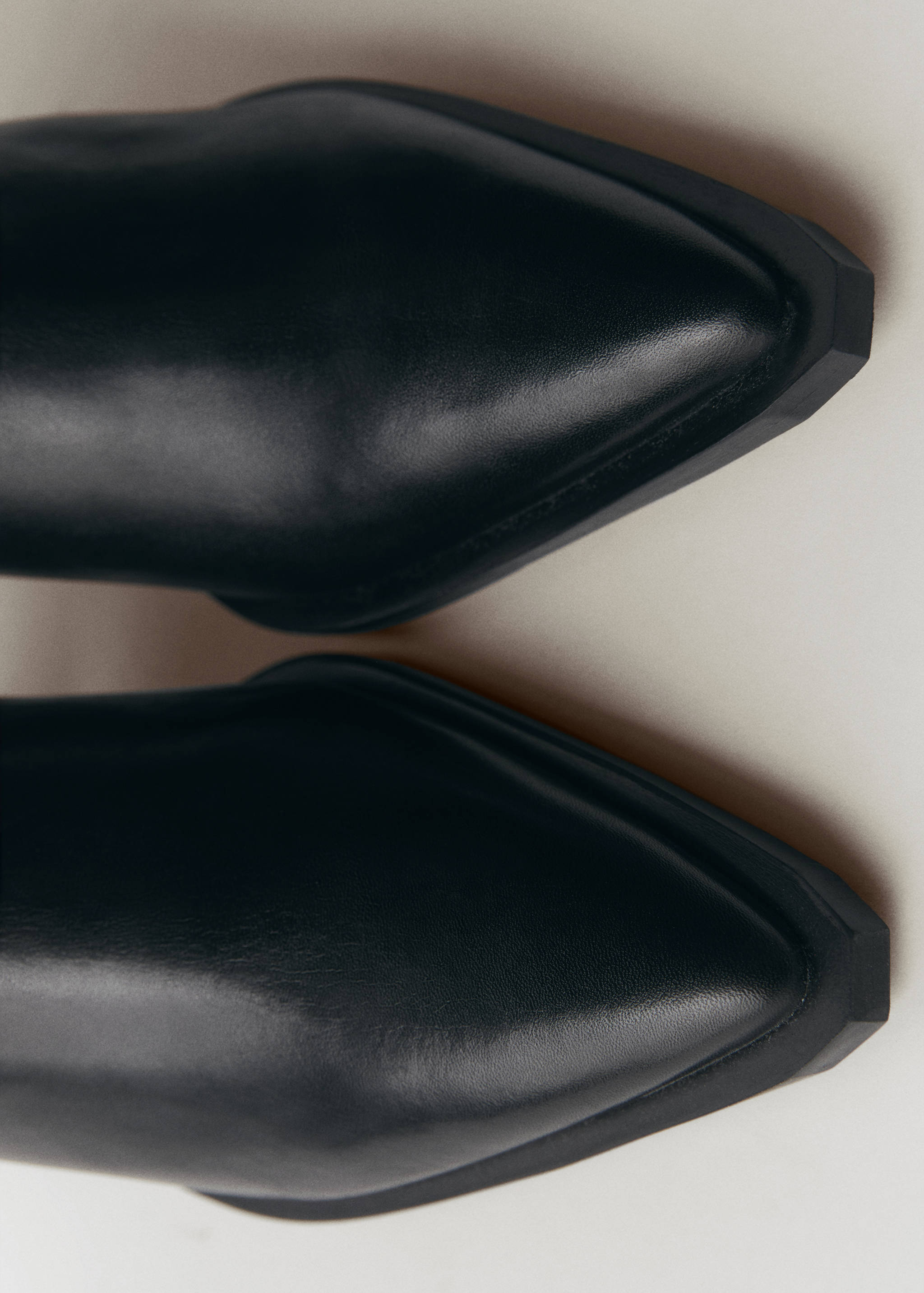 Kožne gležnjače s vrhom u špic - Detalji artikla 2