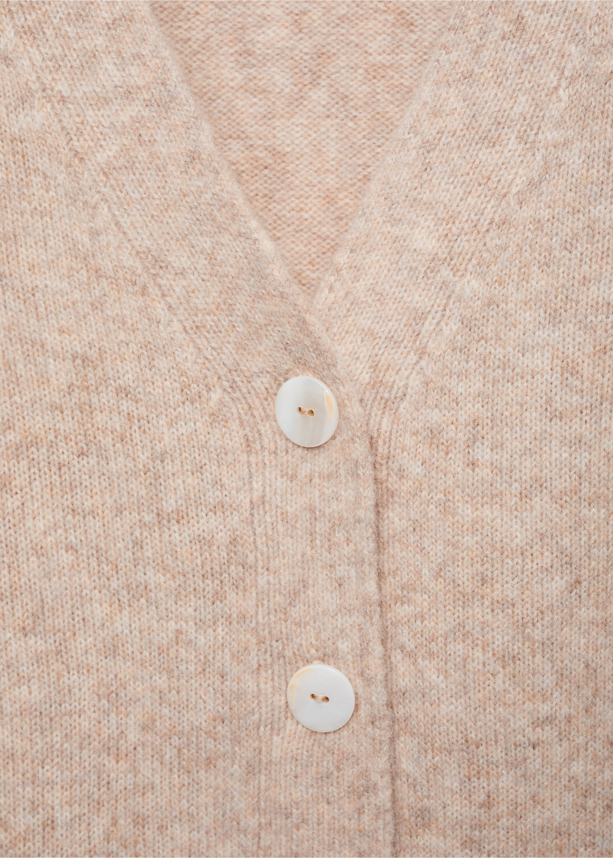 Vest with buttons - Details of the article 8, Sand. Ref: 77094781-00.
