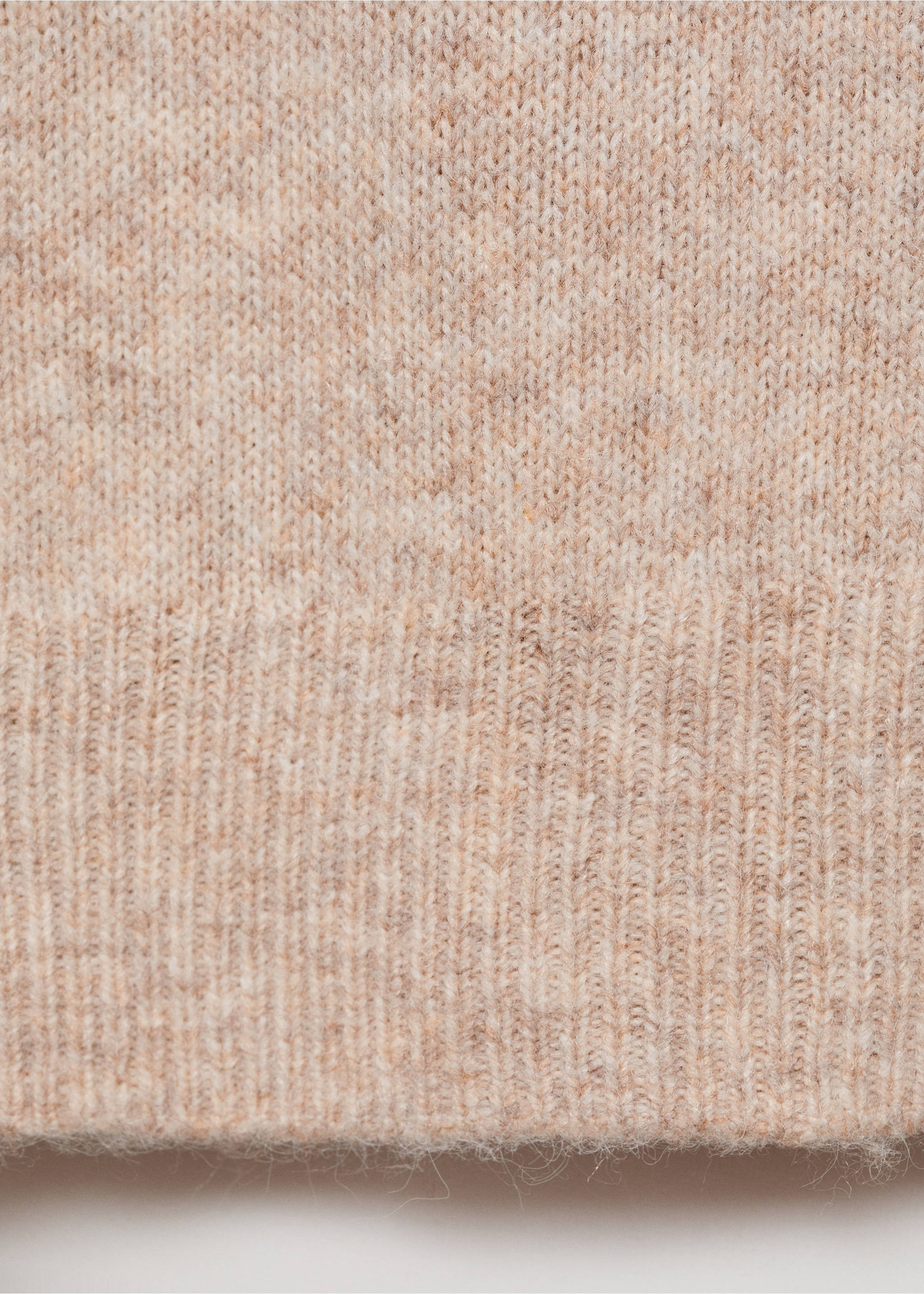 Vest with buttons - Details of the article 0, Sand. Ref: 77094781-00.