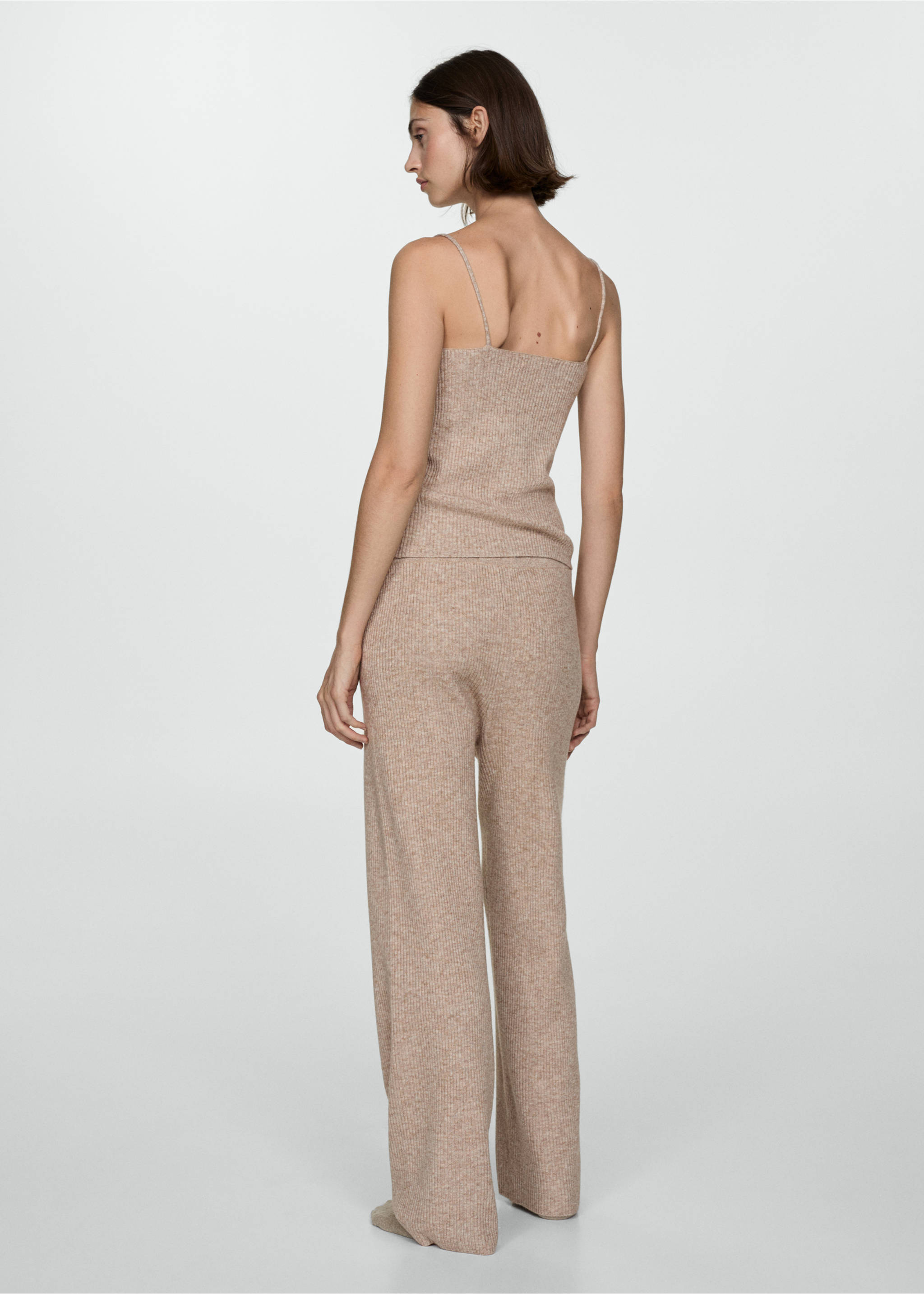 Fine rib-knit trousers - Reverse of the article, Sand. Ref: 77095630-00.