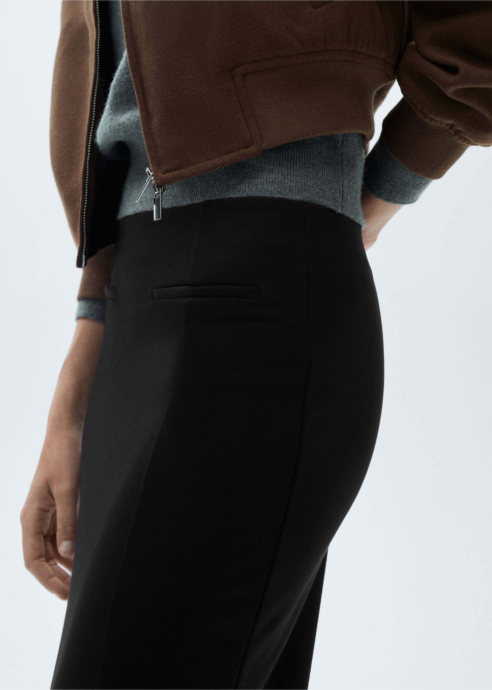 Long pencil skirt - Details of the article 6, Black. Ref: 77095635-00.