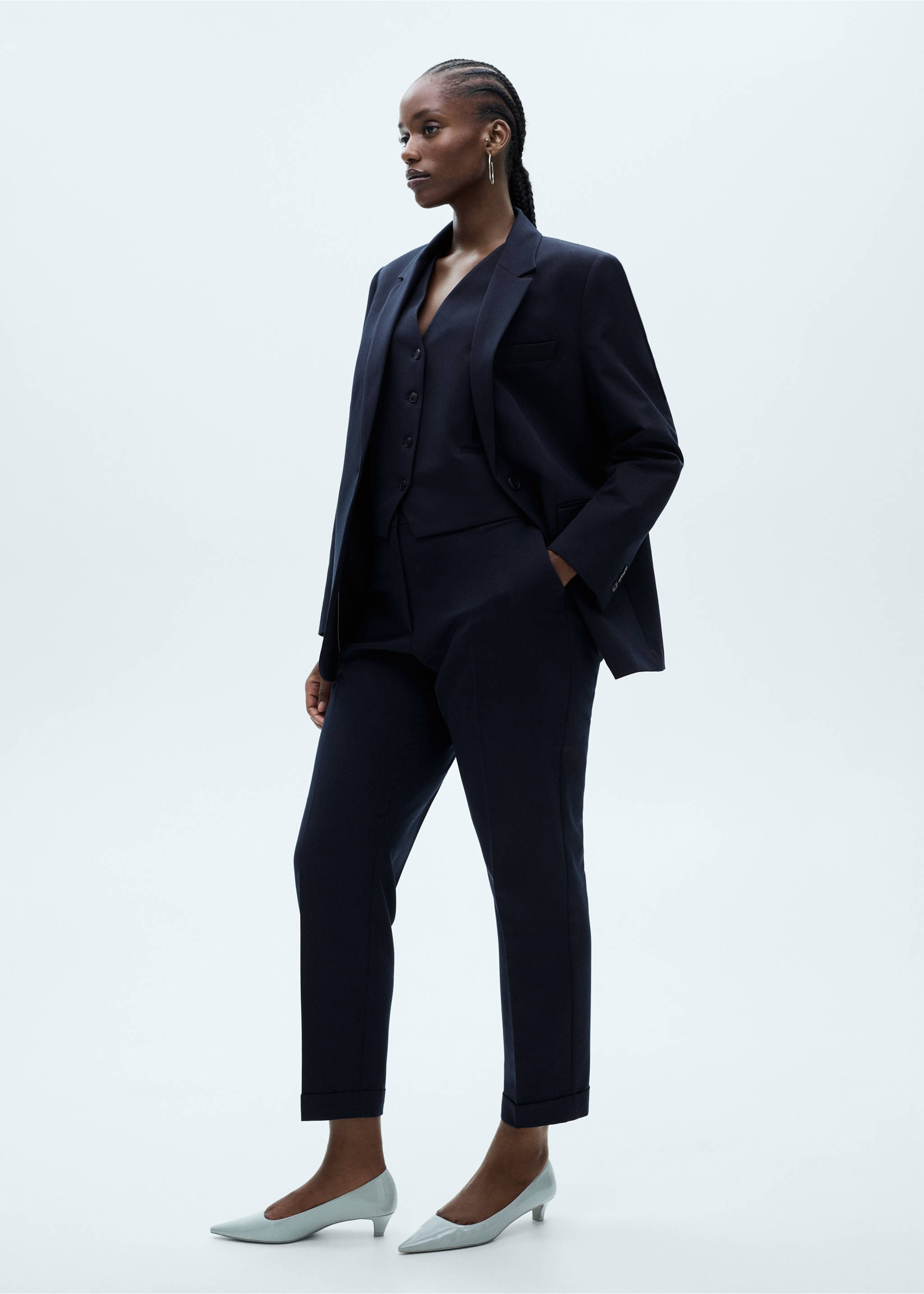 Suit vest with buttons - Details of the article 3, Dark Navy. Ref: 77095636-00.