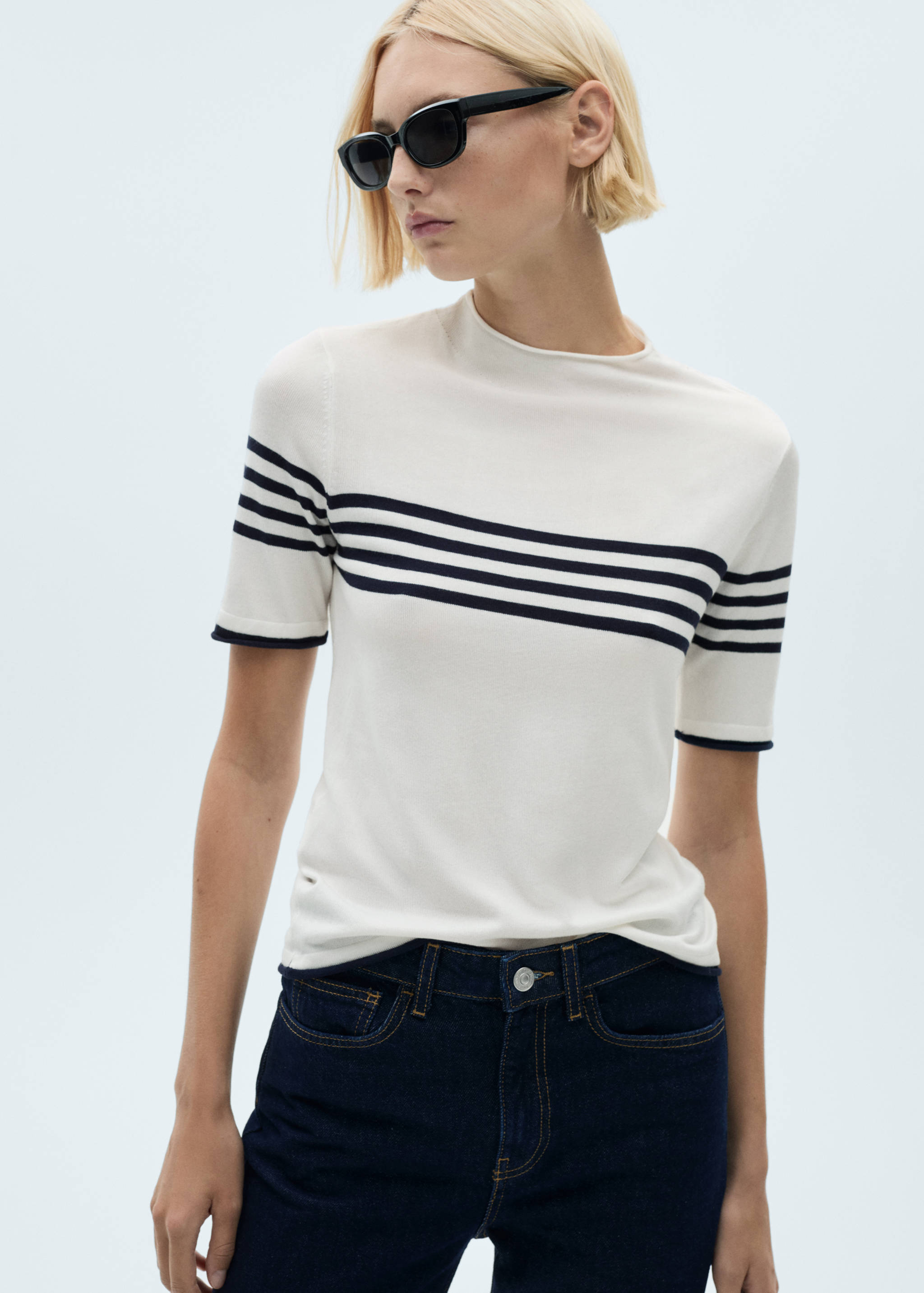 Striped fine-knit sweater - Medium plane