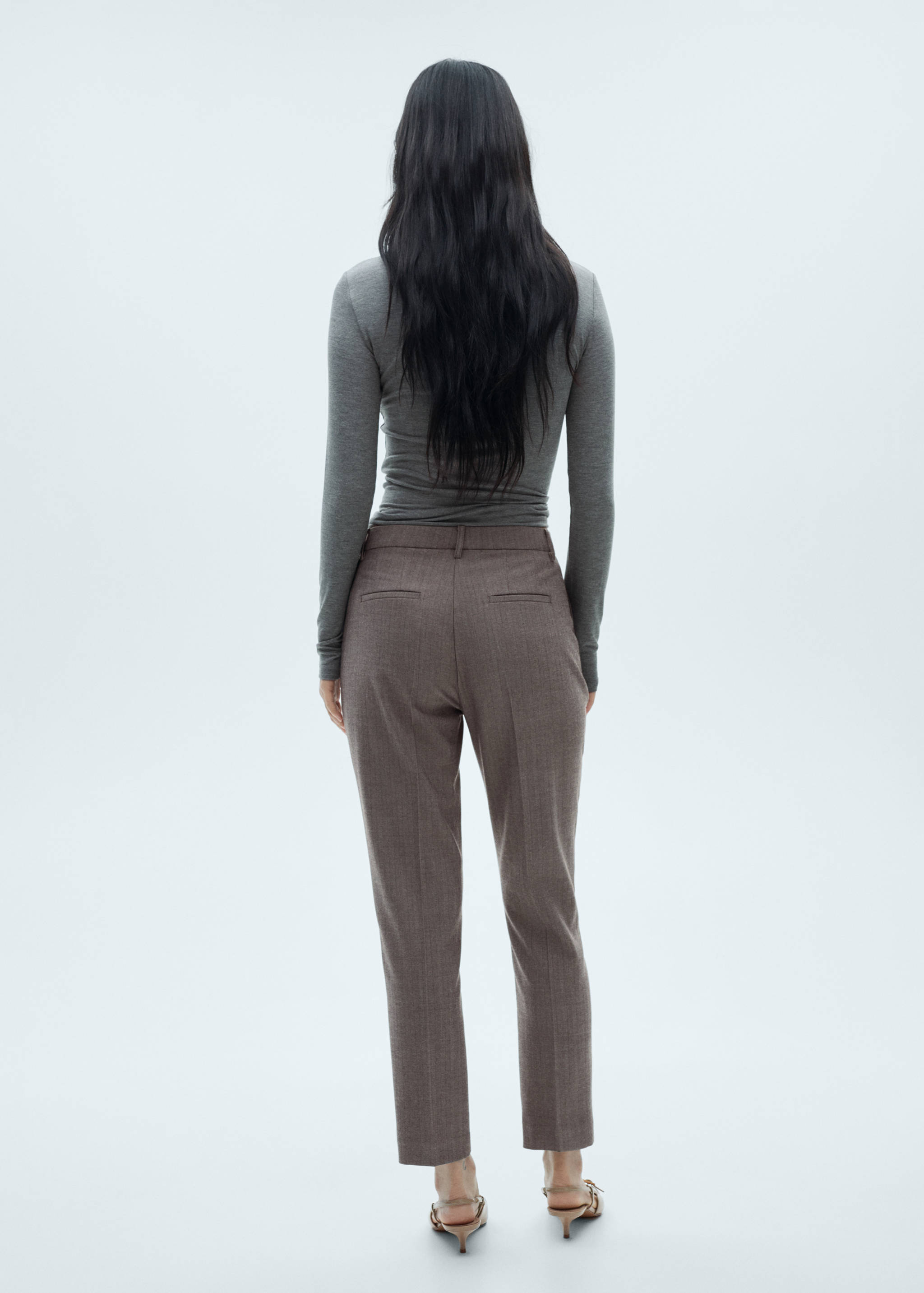 Spodnie skinny ze średnim stanem - Tylna strona artykułu