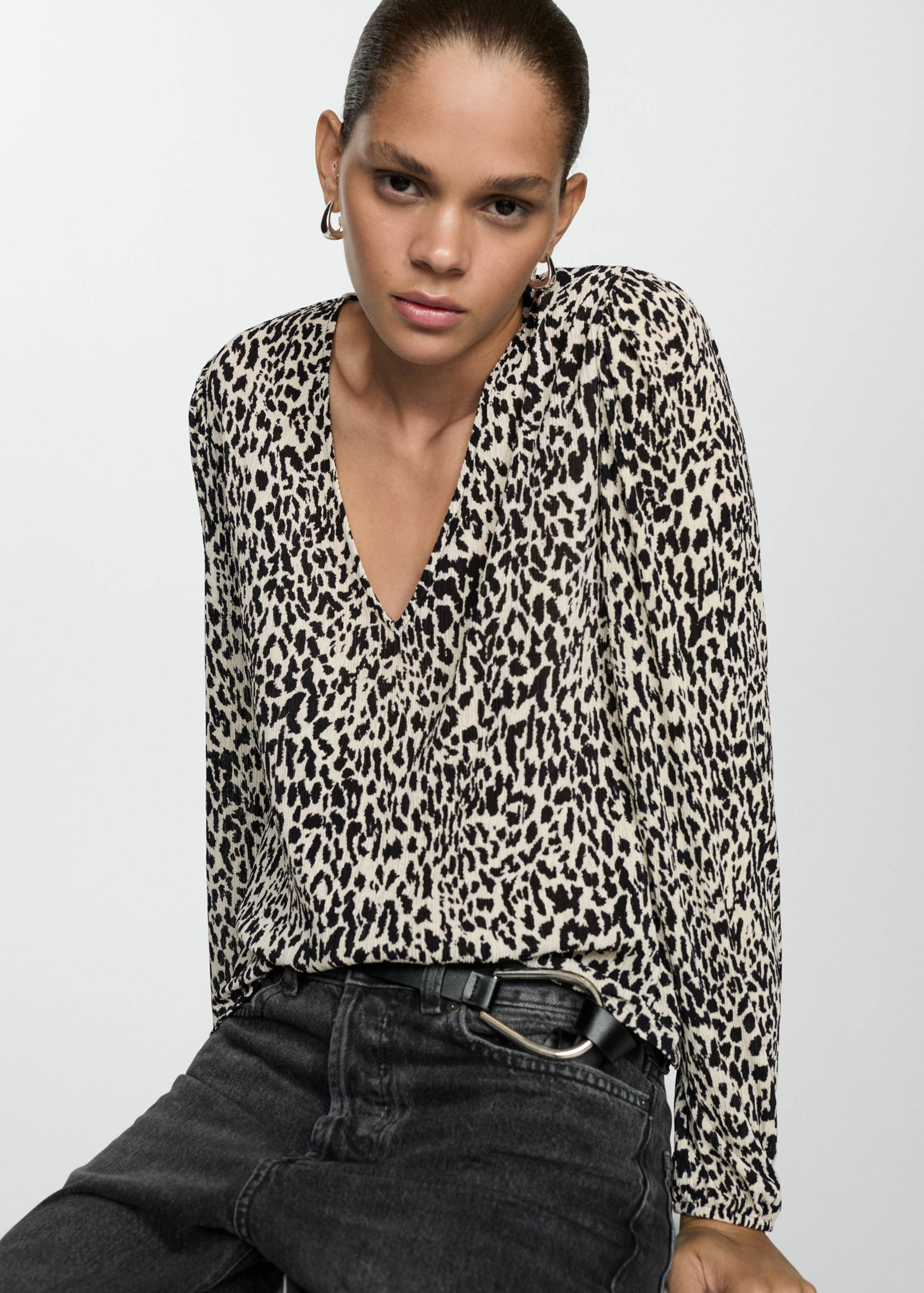 Animal-print blouse - Details of the article 1