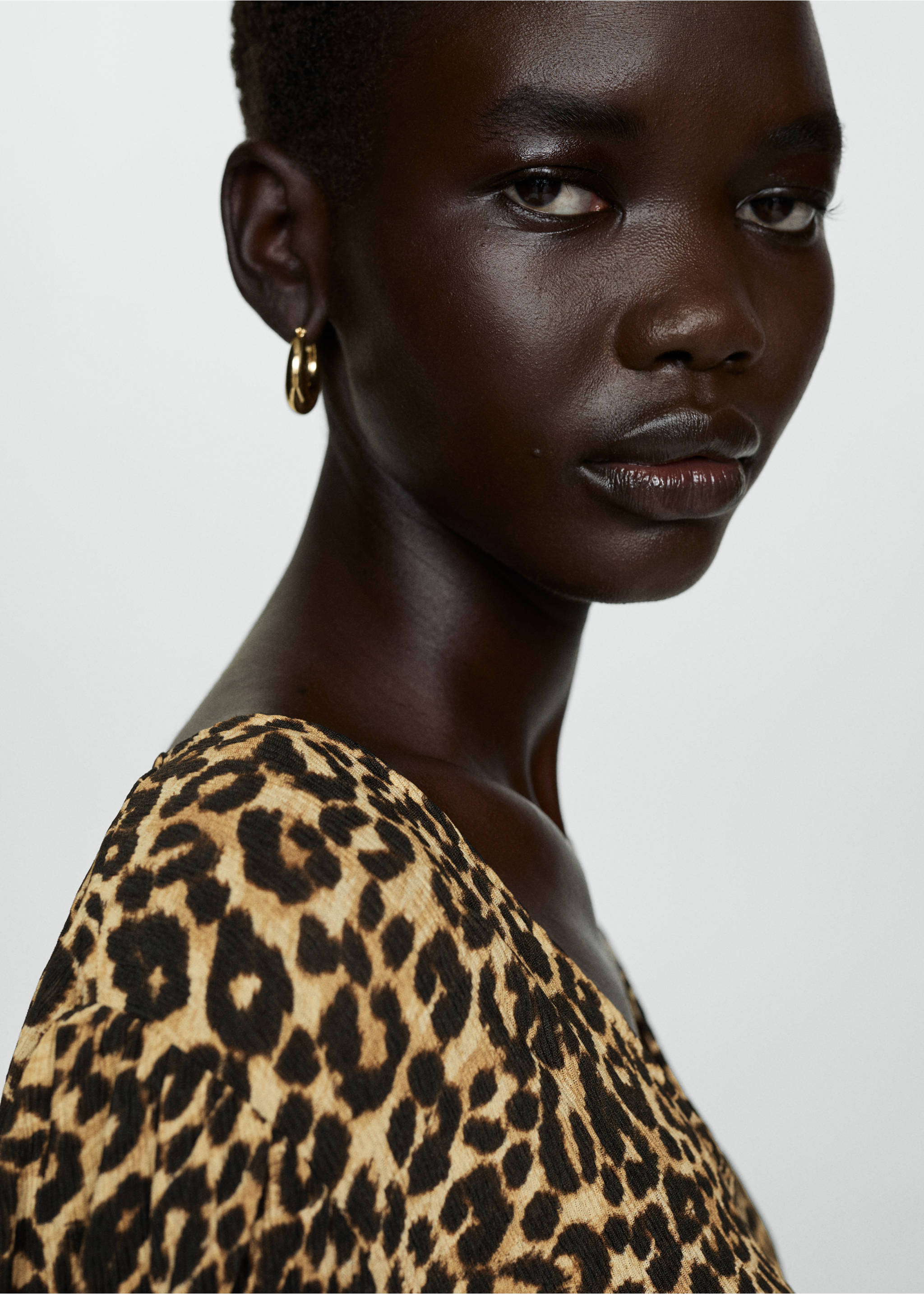 Animal-print blouse - Details of the article 1, Brown. Ref: 77095654-00.