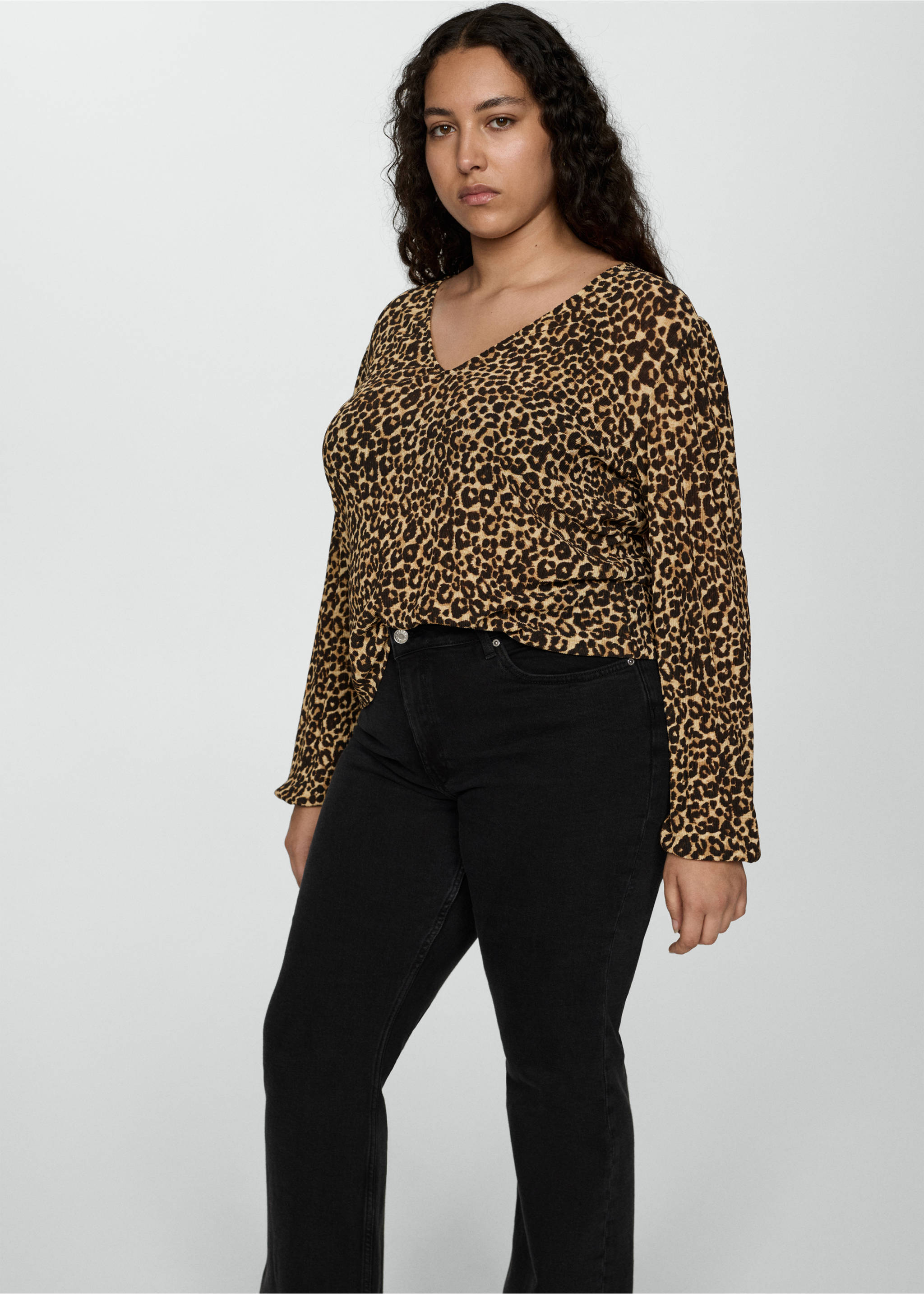 Animal-print blouse - Details of the article 5, Brown. Ref: 77095654-00.