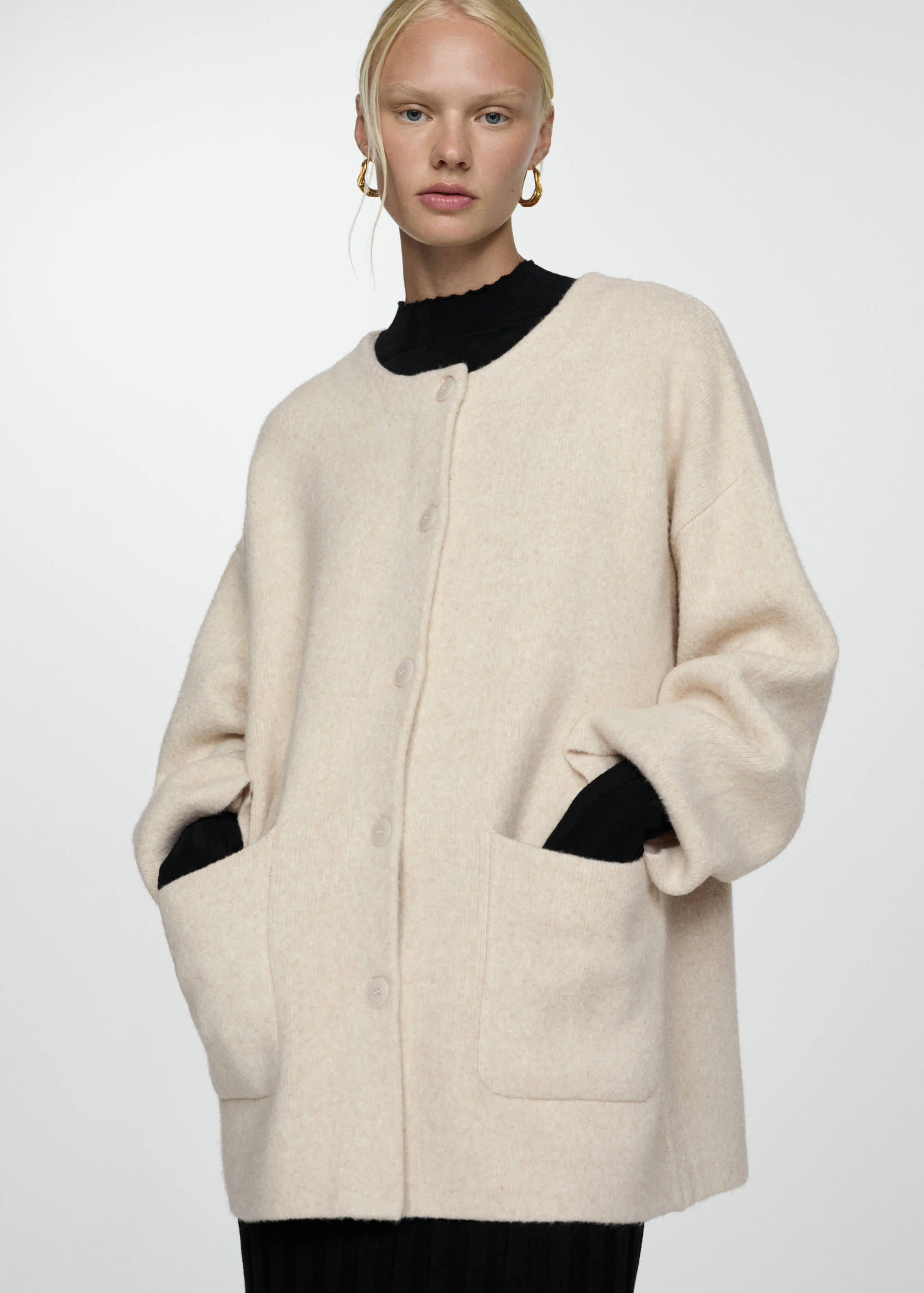 Knitted coat with detachable scarf - Medium plane