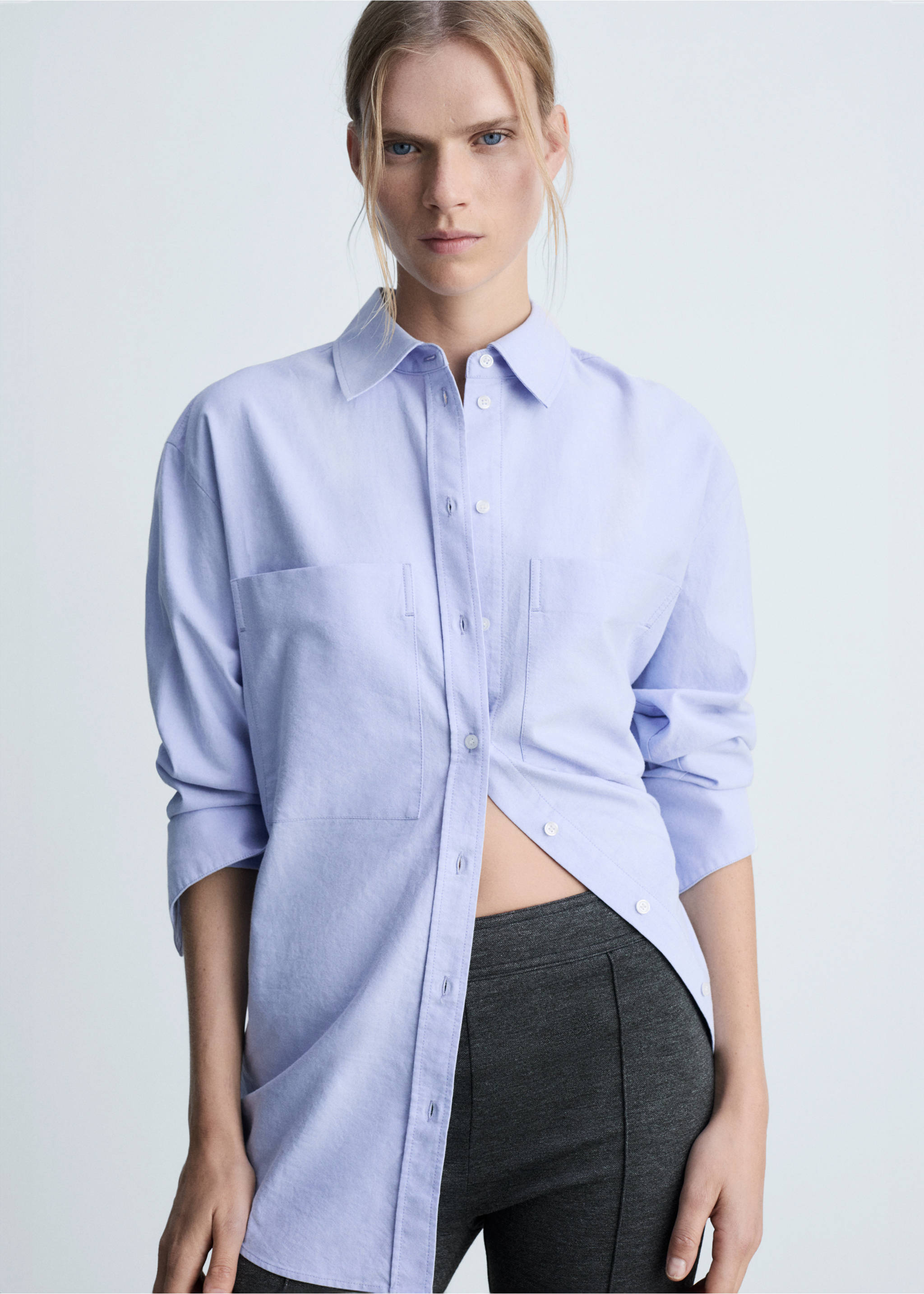 Flared trousers with seams - Details of the article 2, Grey. Ref: 77095661-00.