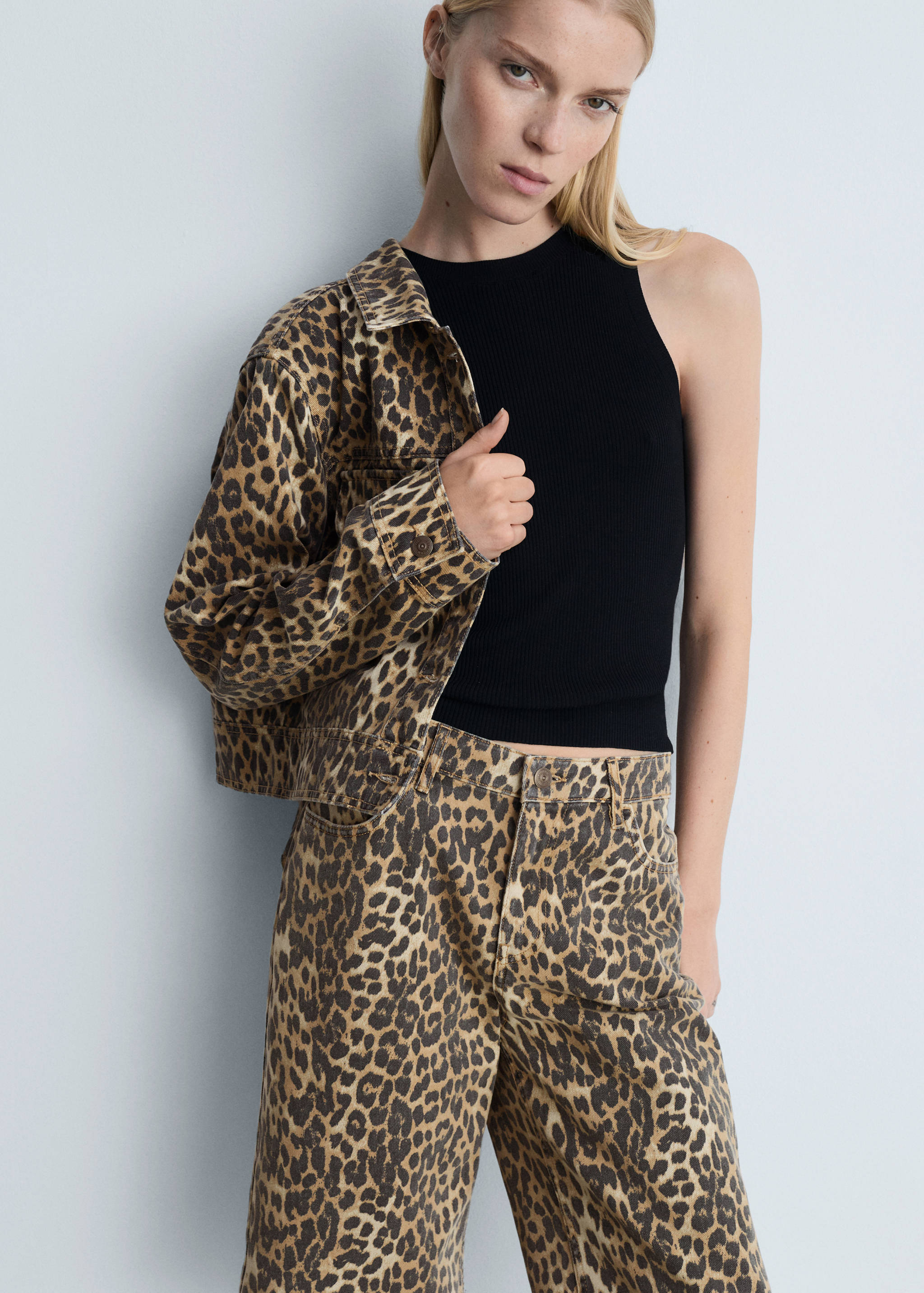 High-waist leopard-print bermuda shorts - Details of the article 1