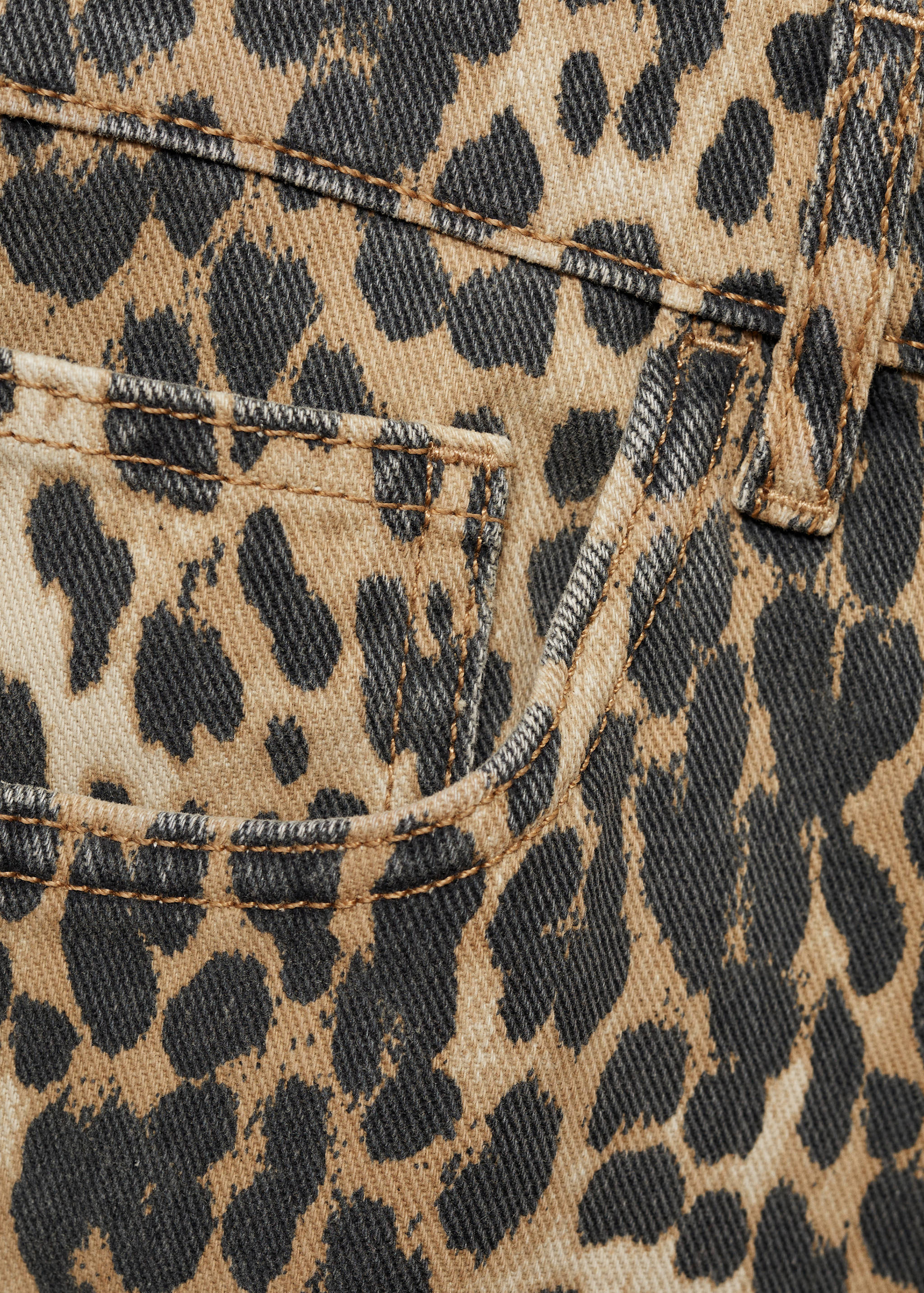 High-waist leopard-print bermuda shorts - Details of the article 8