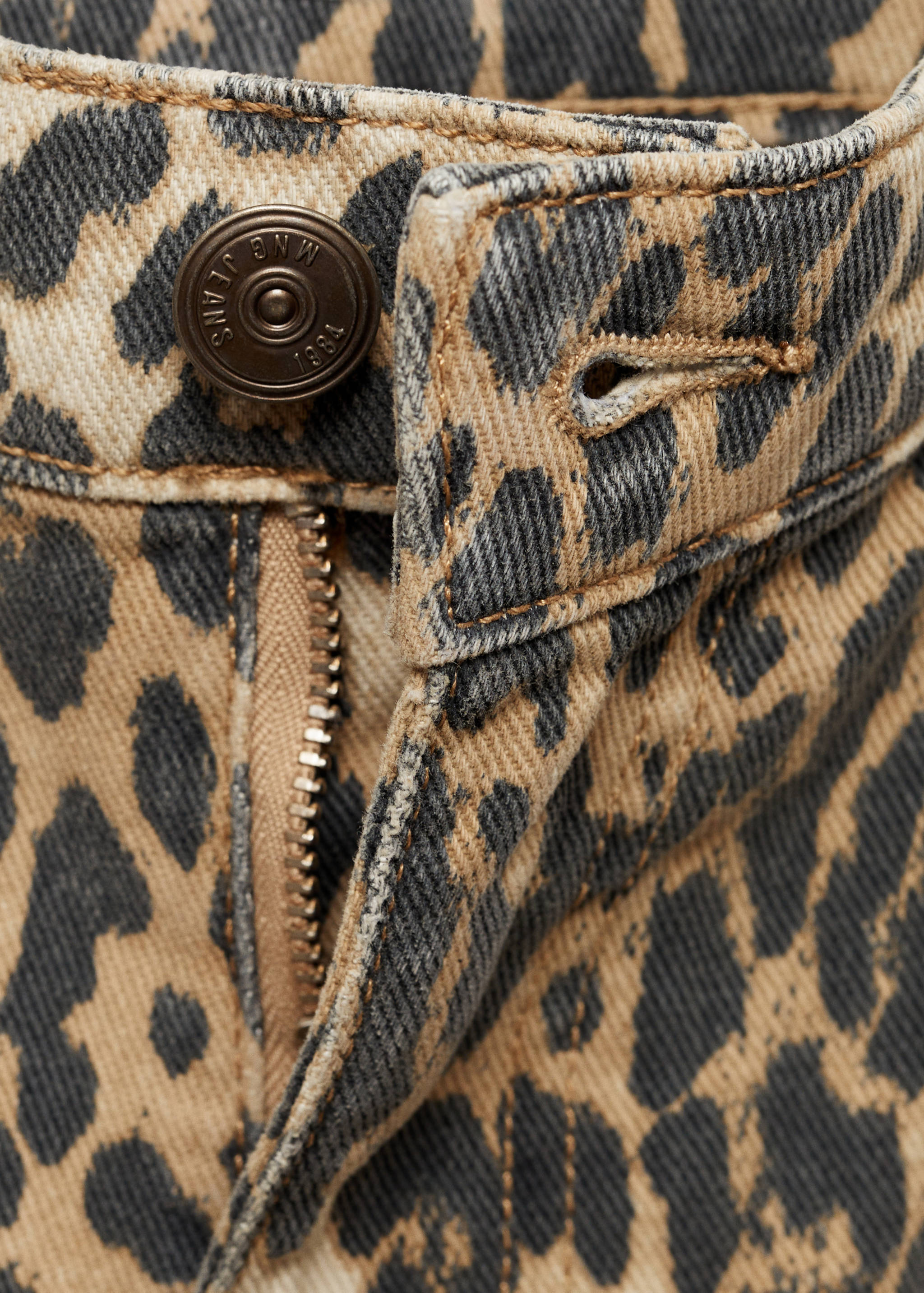 High-waist leopard-print bermuda shorts - Details of the article 0