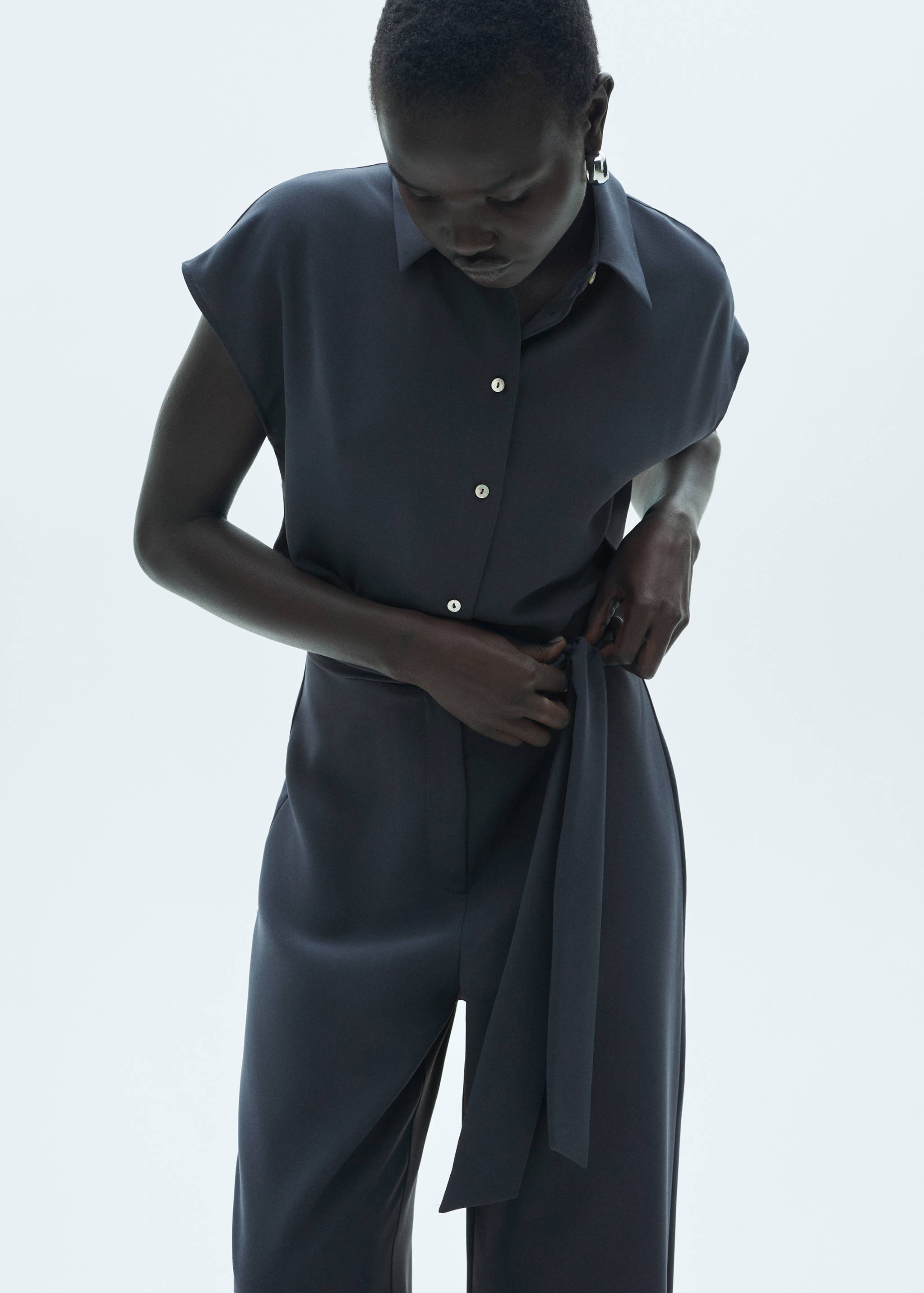 Mono largo lazada - Plano medio