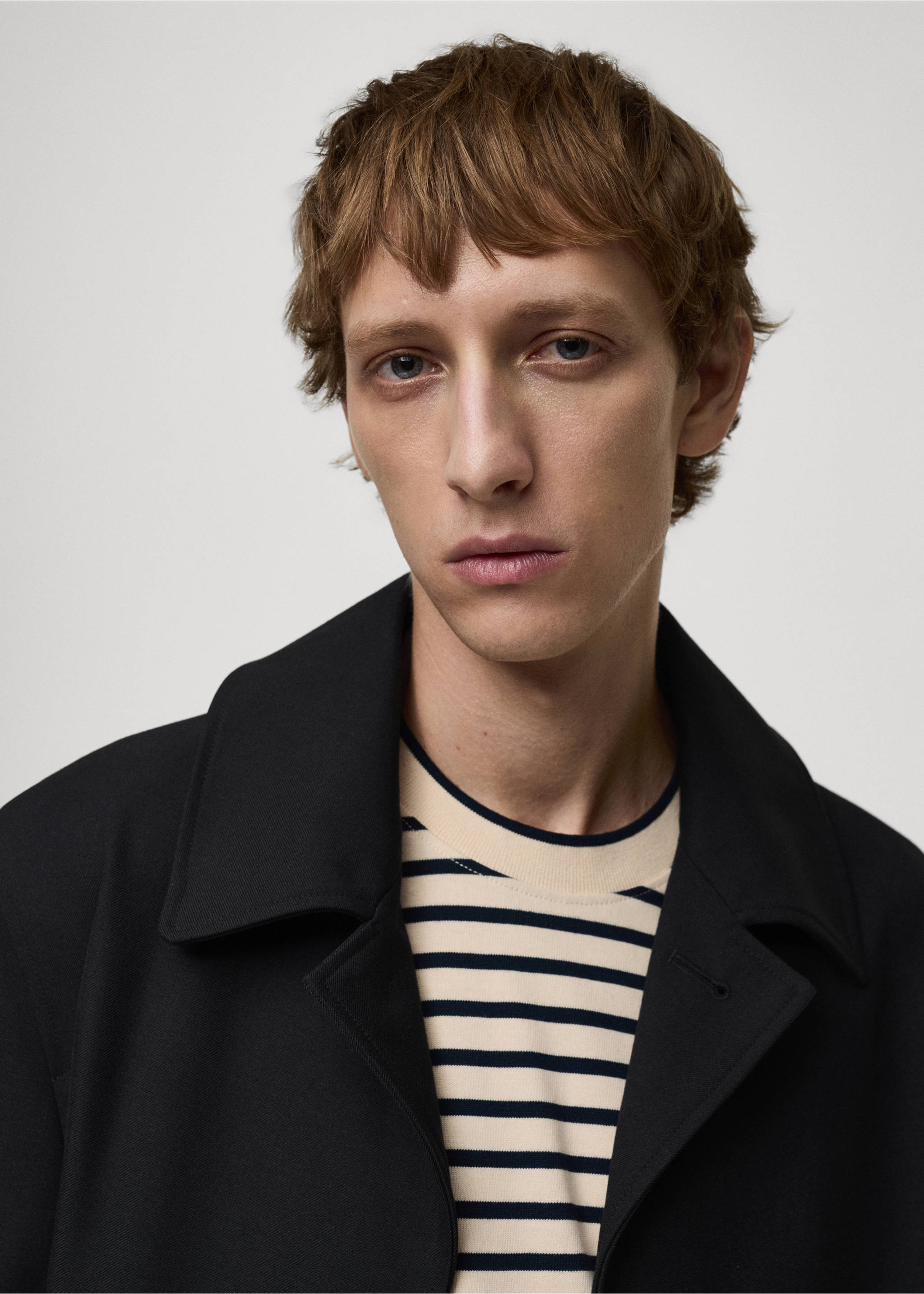 Oversized-Trenchcoat aus Comfort-Stretch-Gewebe - Detail des Artikels 1, Dunkles Marineblau. Ref: 77095959-00.