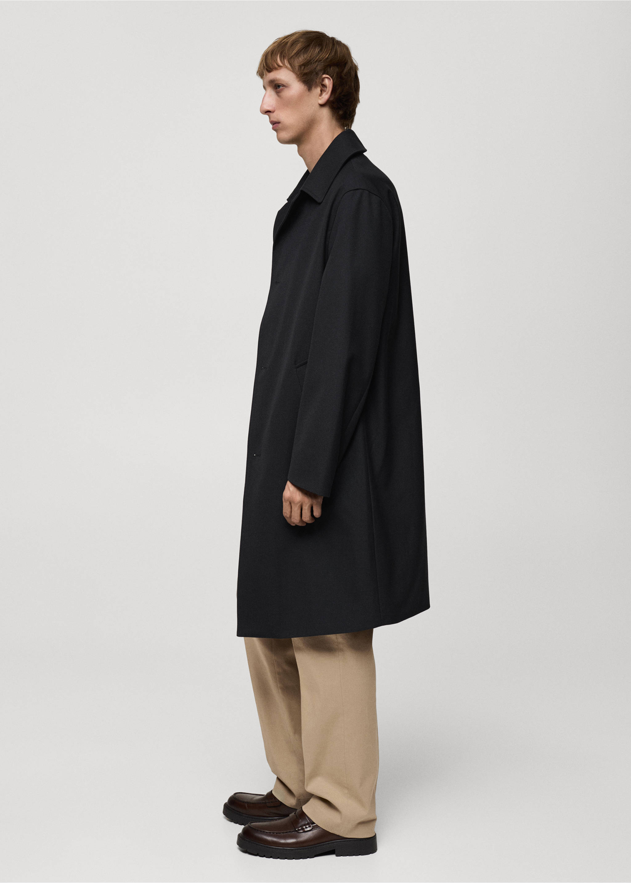 Oversized-Trenchcoat aus Comfort-Stretch-Gewebe - Detail des Artikels 2, Dunkles Marineblau. Ref: 77095959-00.