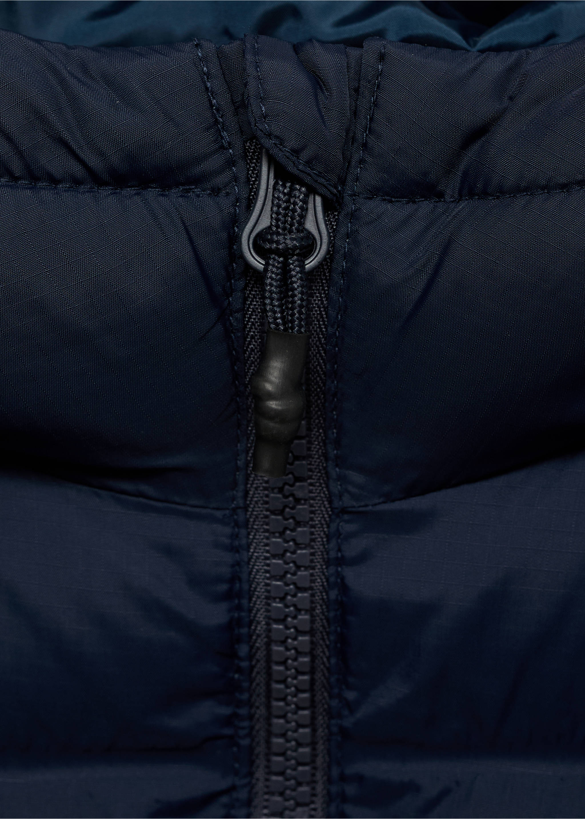 Quilted vest with hood - Details of the article 0, Dark Navy. Ref: 77095965-00.