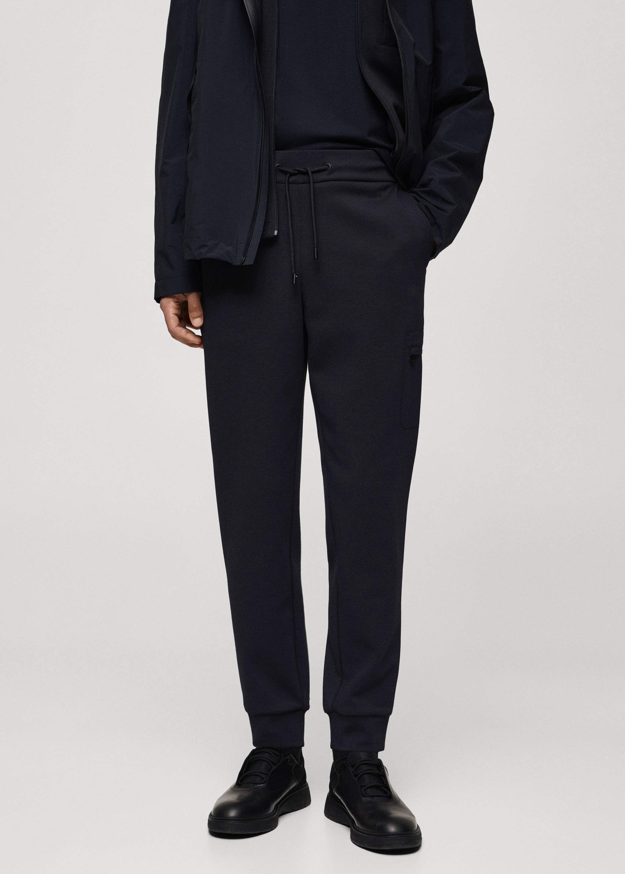 Strukturierte Jogger-Pants mit geruchshemmender Technologie - Mittlere Ansicht