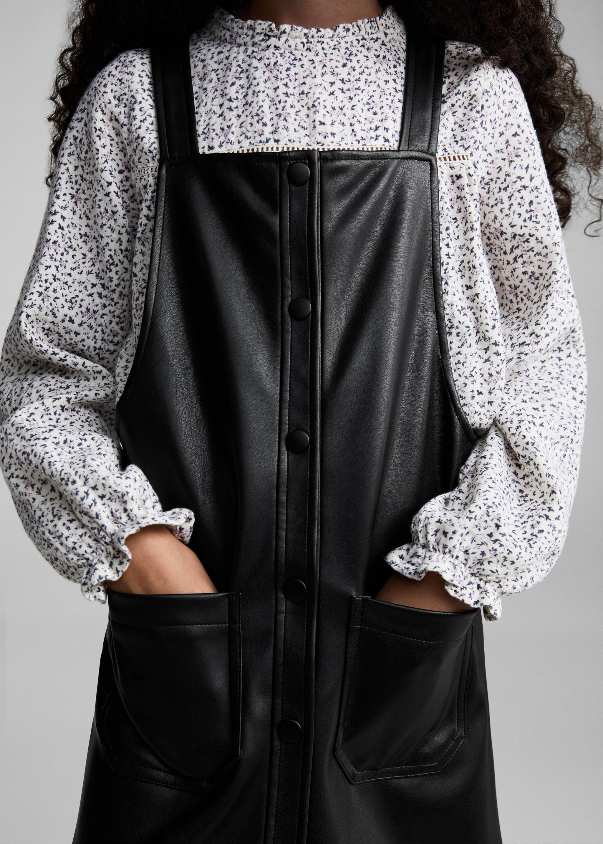 Faux-leather pinafore dress - Details of the article 6, Black. Ref: 77095970-00.