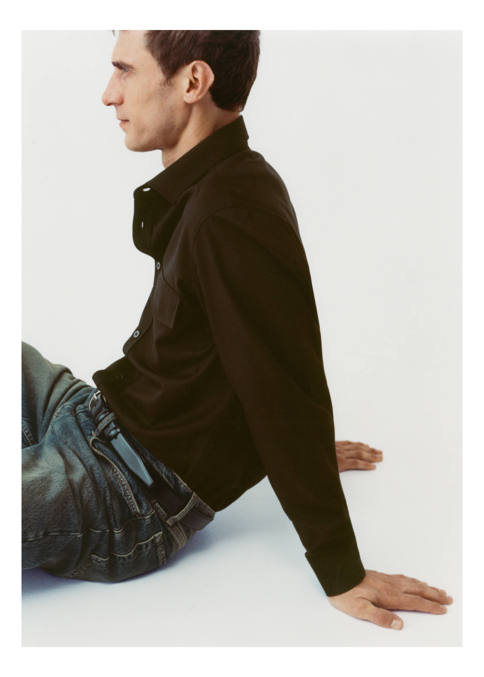 Regular fit overhemd met zakken - Detail van het artikel 3, Chocoladebruin. Ref: 77095973-00.