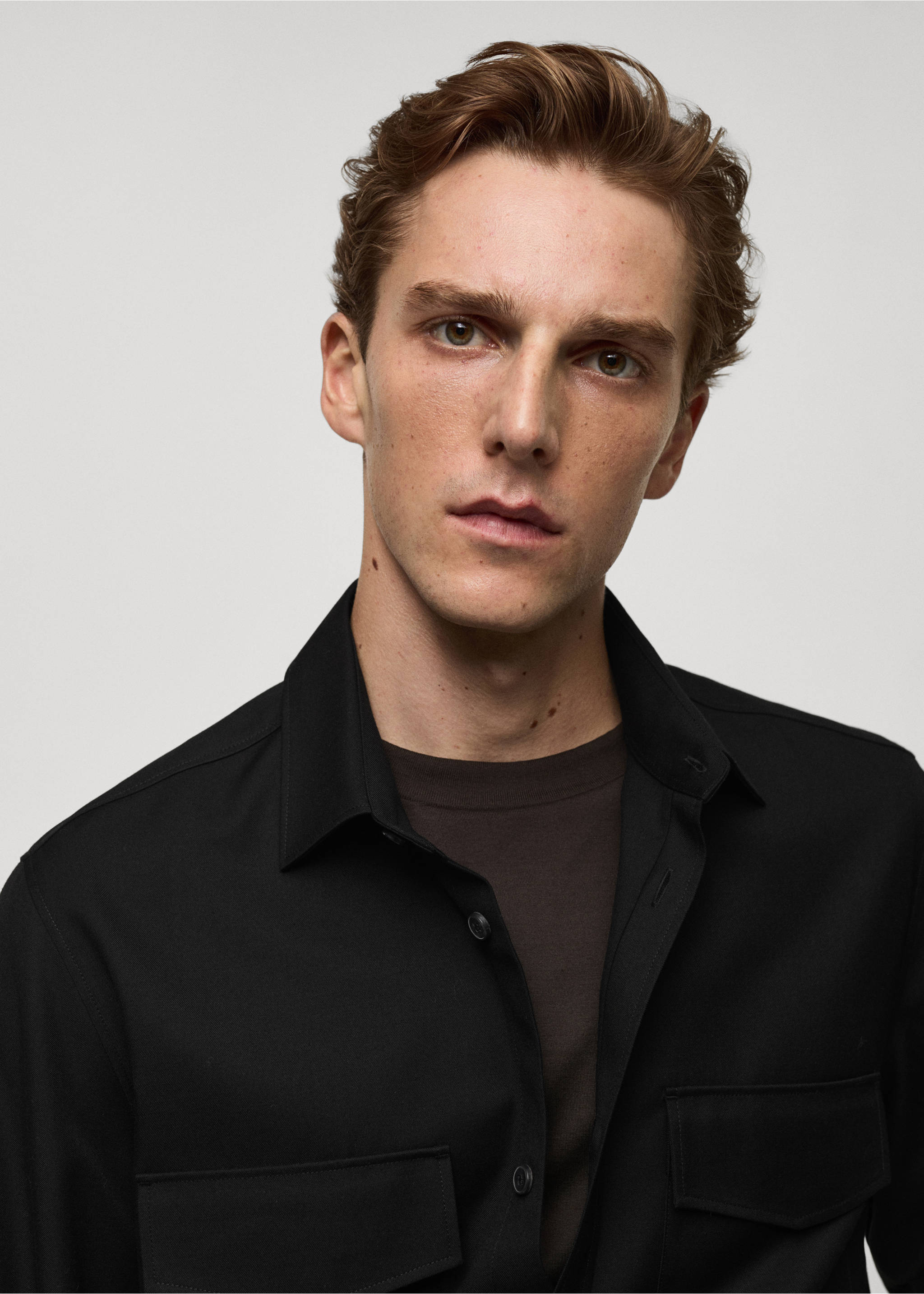 Regular fit pockets overshirt - Details of the article 1, Black. Ref: 77095973-00.